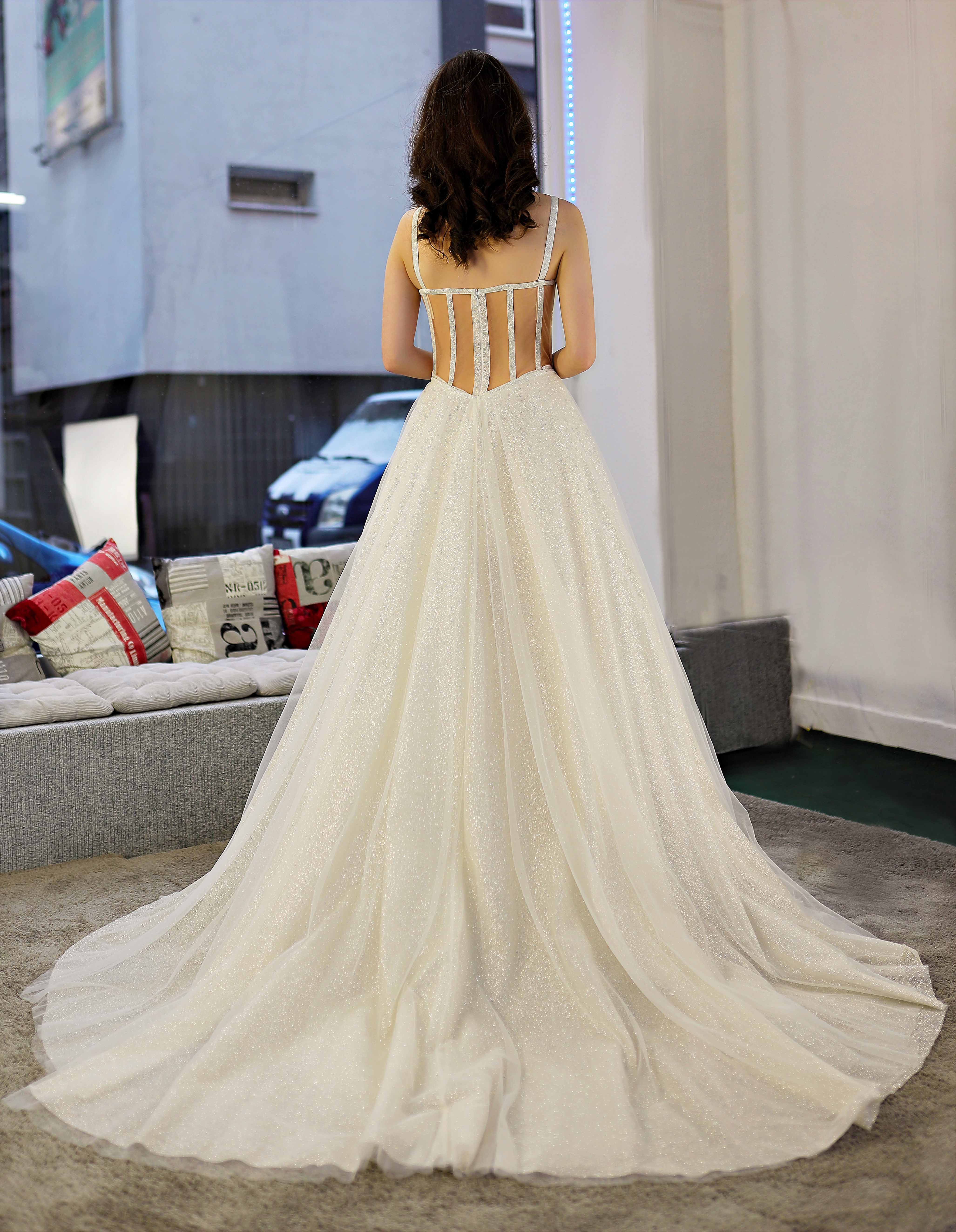 Schantal Brautkleid aus der Kollektion „Traum“, Modell 14006. Foto 8
