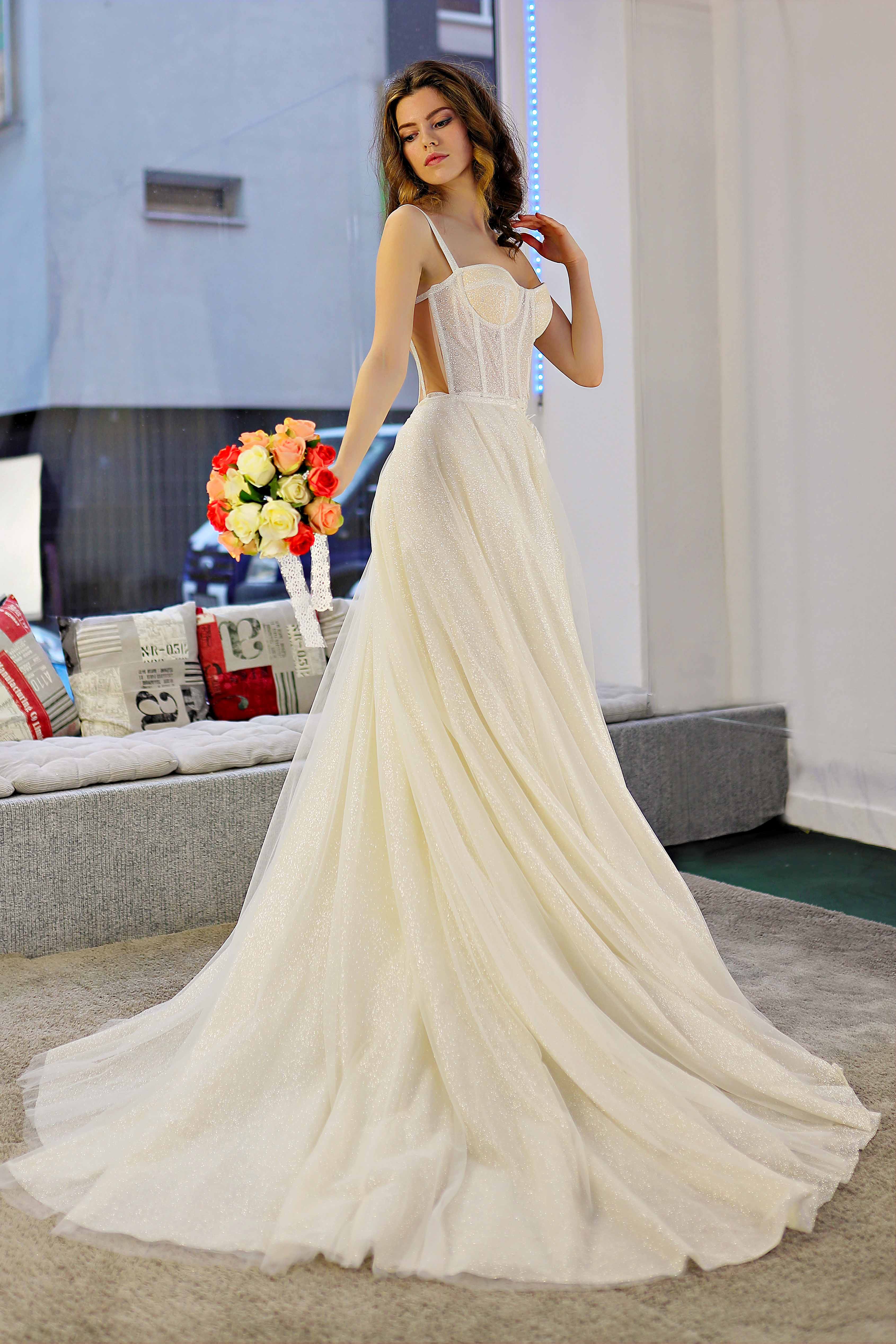 Schantal Brautkleid aus der Kollektion „Pilar“, Modell 14006. Foto 7