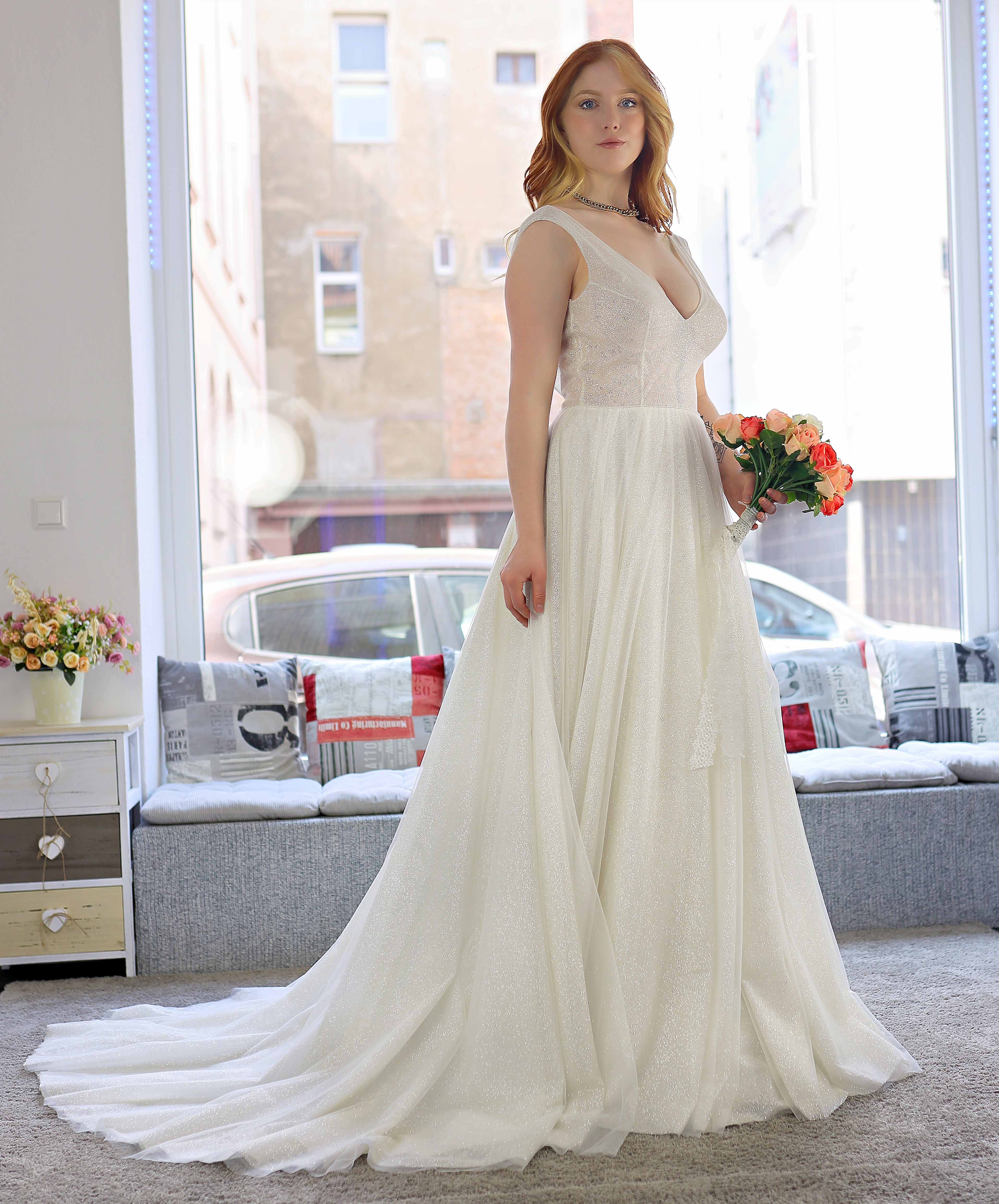 Schantal Brautkleid aus der Kollektion „Pilar“, Modell 14025. Foto 2