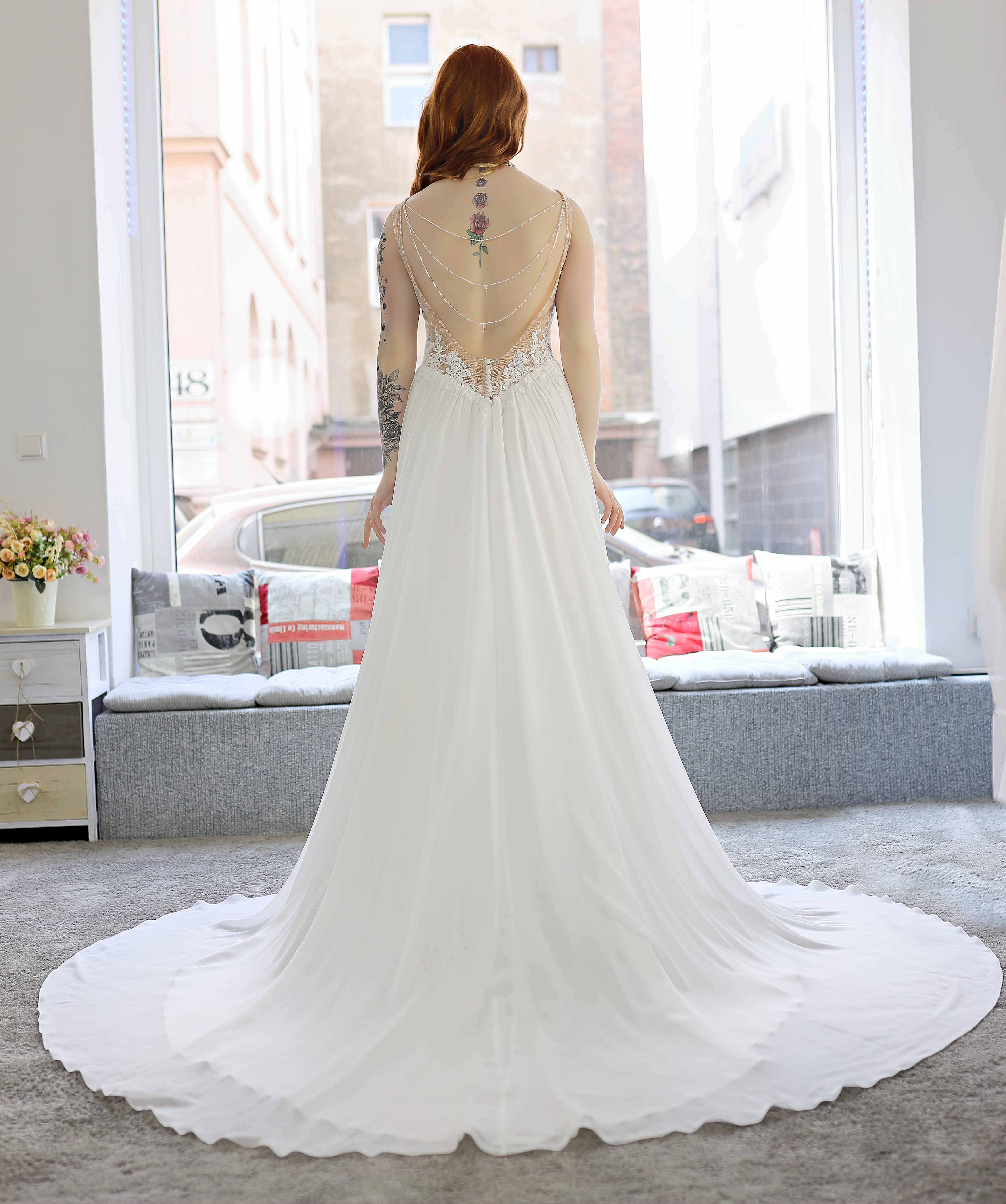 Schantal Brautkleid aus der Kollektion „Pilar“, Modell 14034. Foto 7