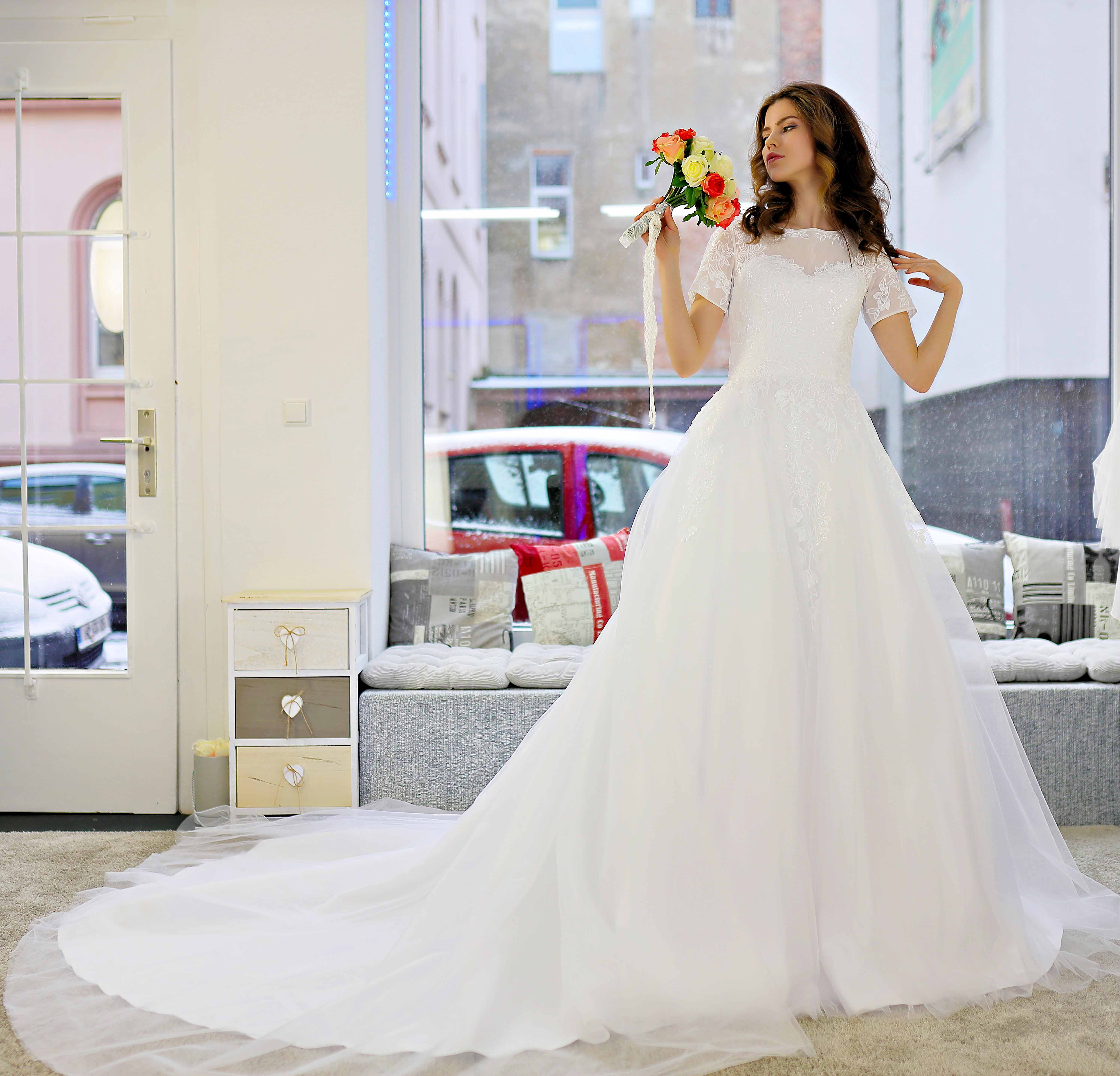 Schantal Brautkleid aus der Kollektion „Pilar“, Modell 14042. Foto 1