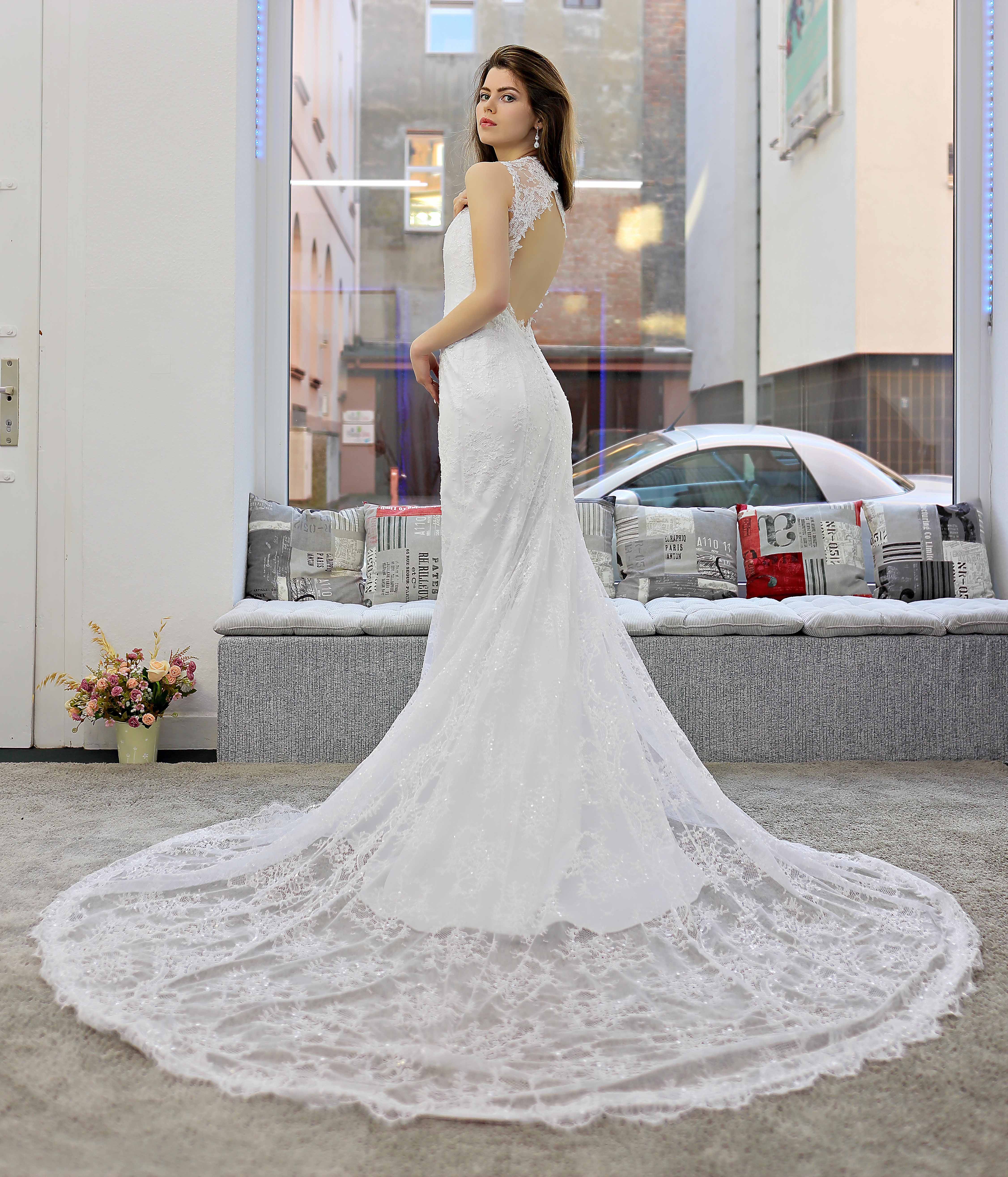 Schantal Brautkleid aus der Kollektion „Pilar“, Modell 14046. Foto 5