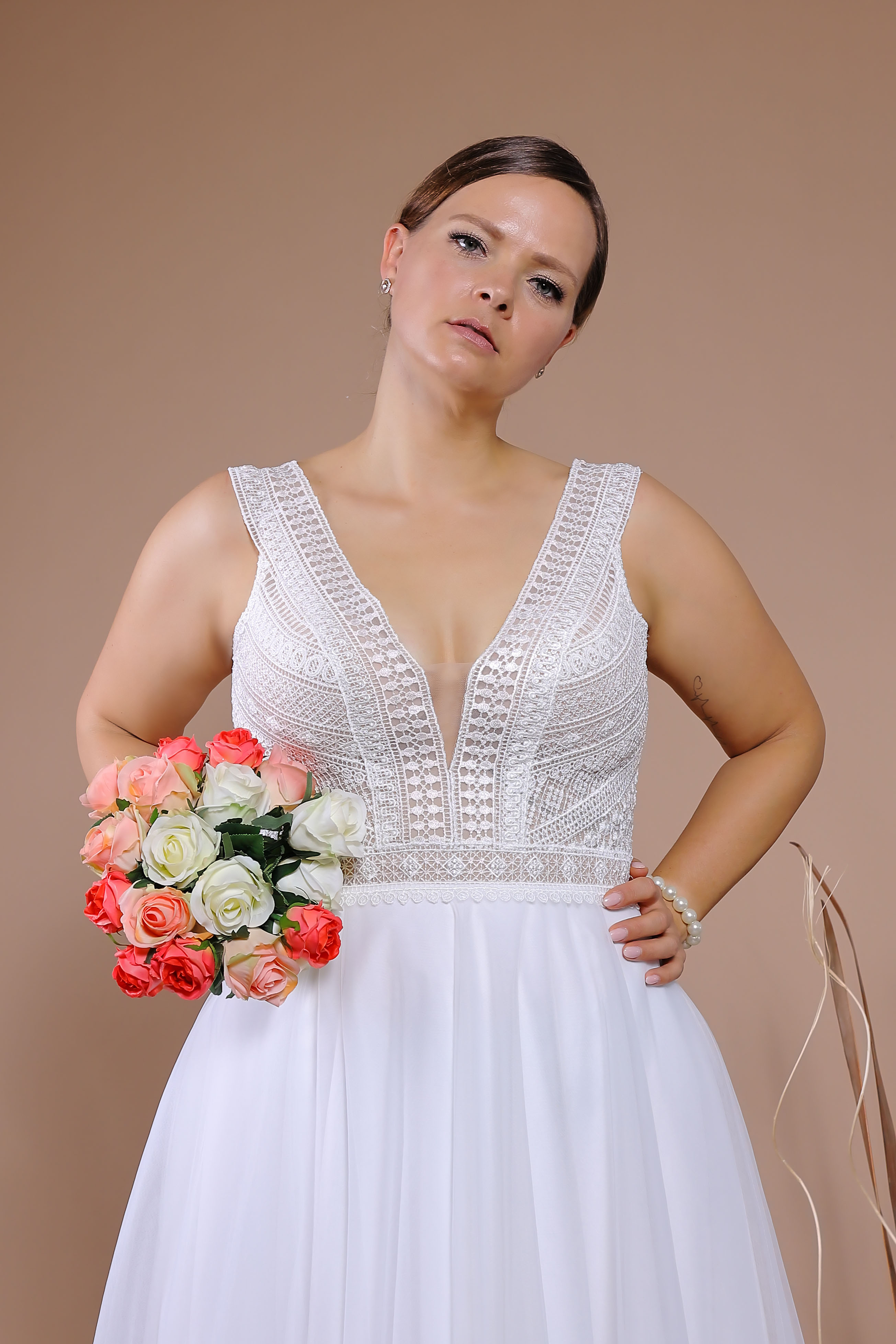 Schantal Brautkleid aus der Kollektion „Queen XXL“, Modell 14070 XXL. Foto 3