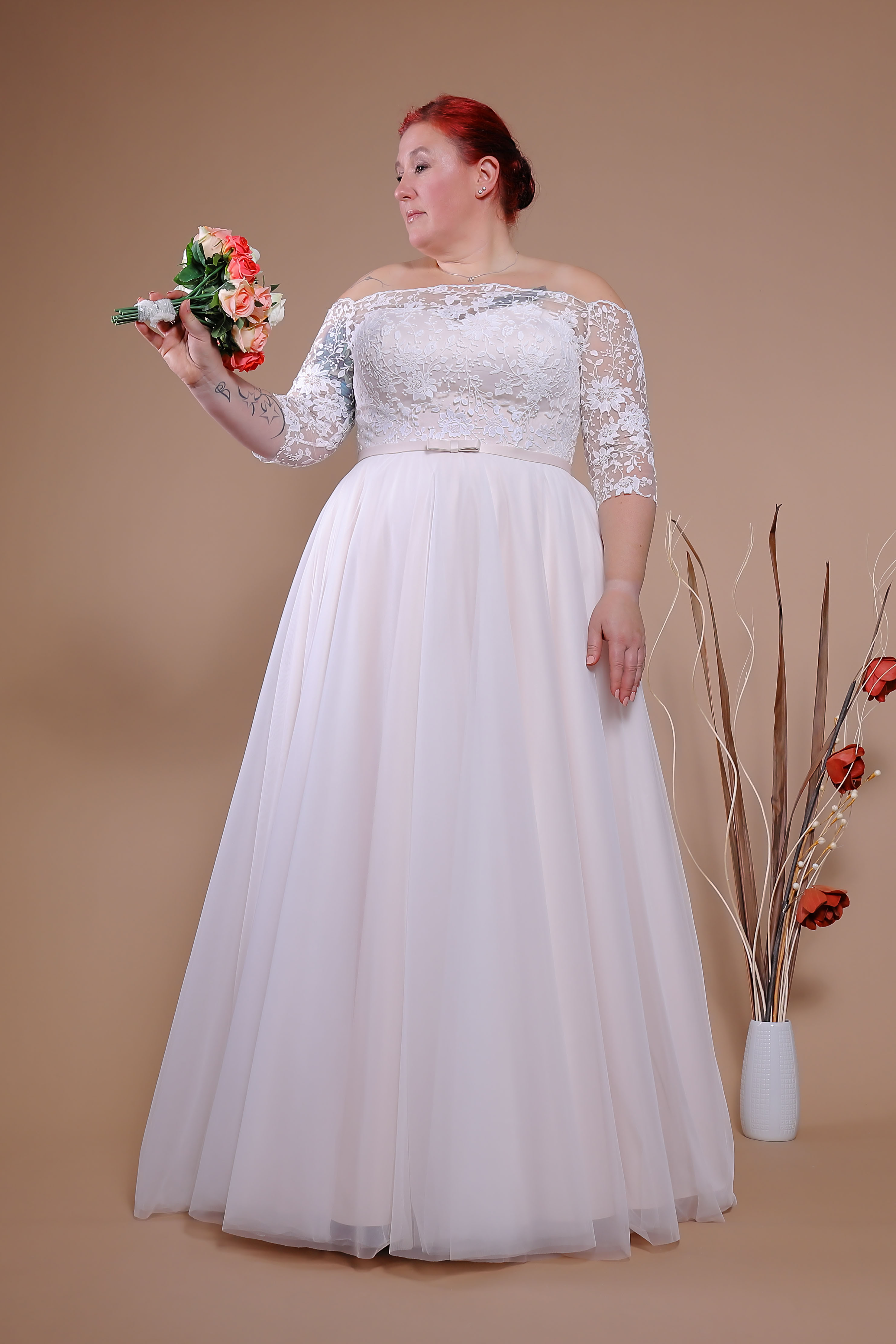 Schantal Brautkleid aus der Kollektion „Queen XXL“, Modell 14071 XXL. Foto 2