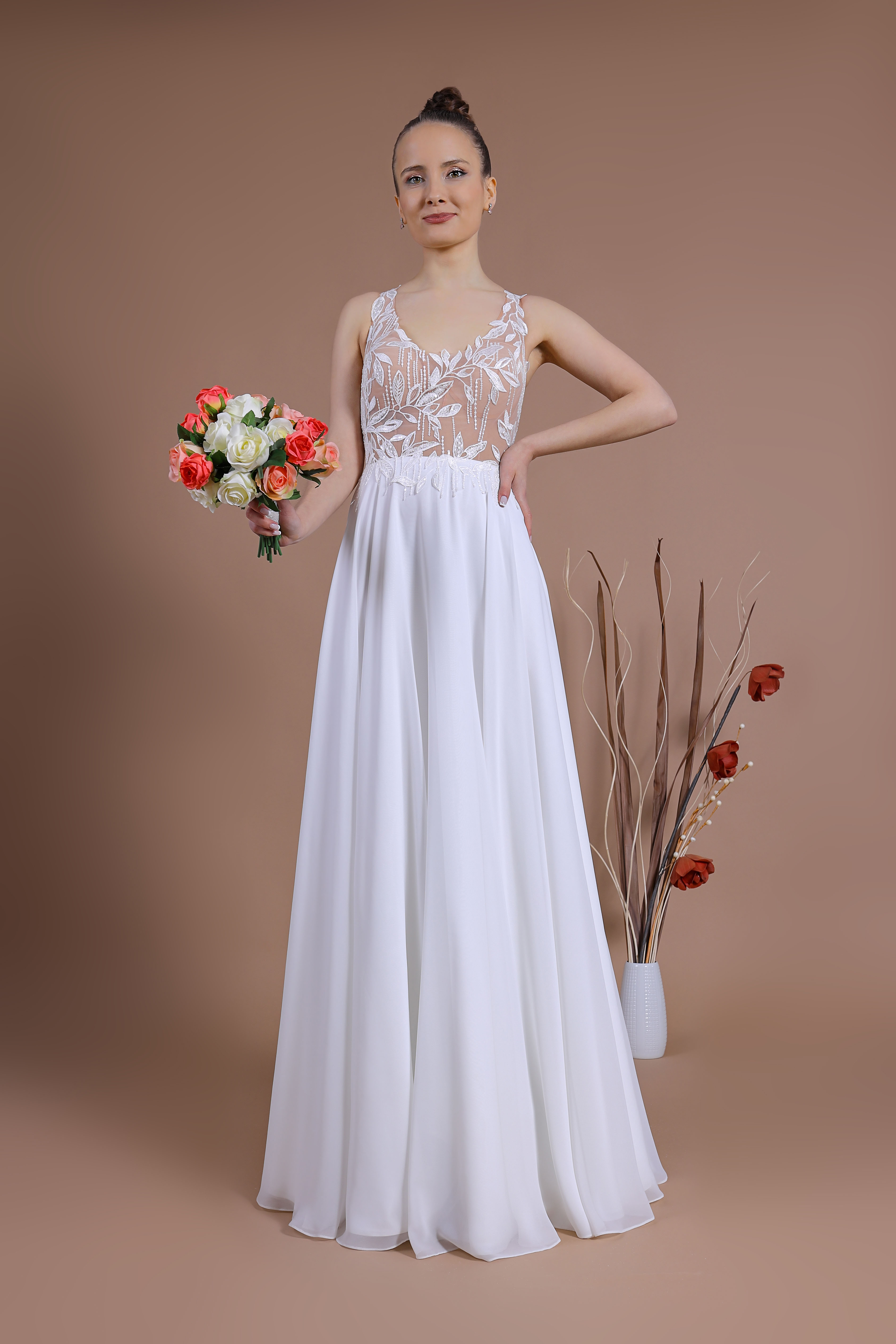 Schantal Brautkleid aus der Kollektion „Traum“, Modell 14075. Foto 3