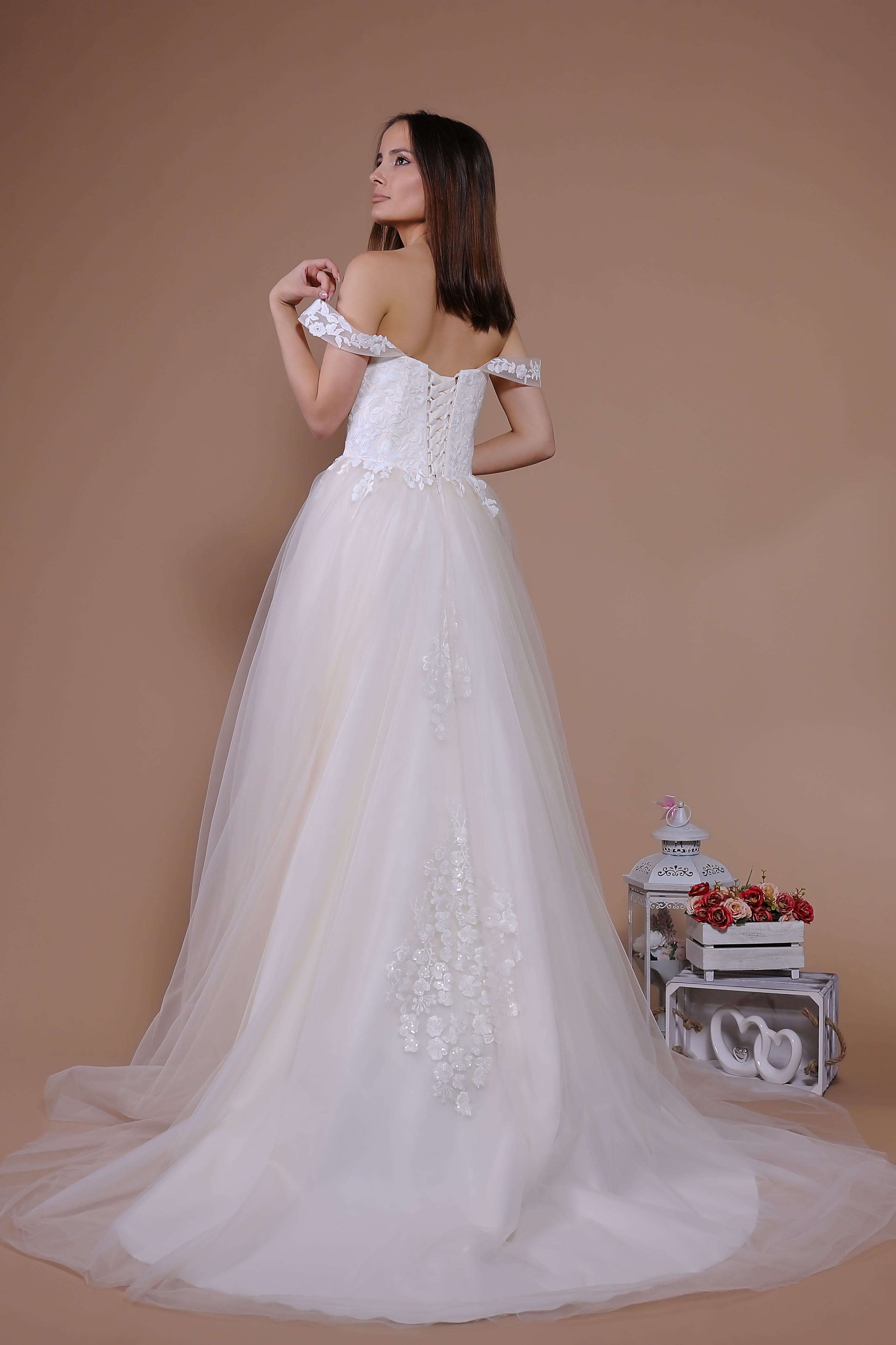 Schantal Brautkleid aus der Kollektion „Traum“, Modell 14084. Foto 4
