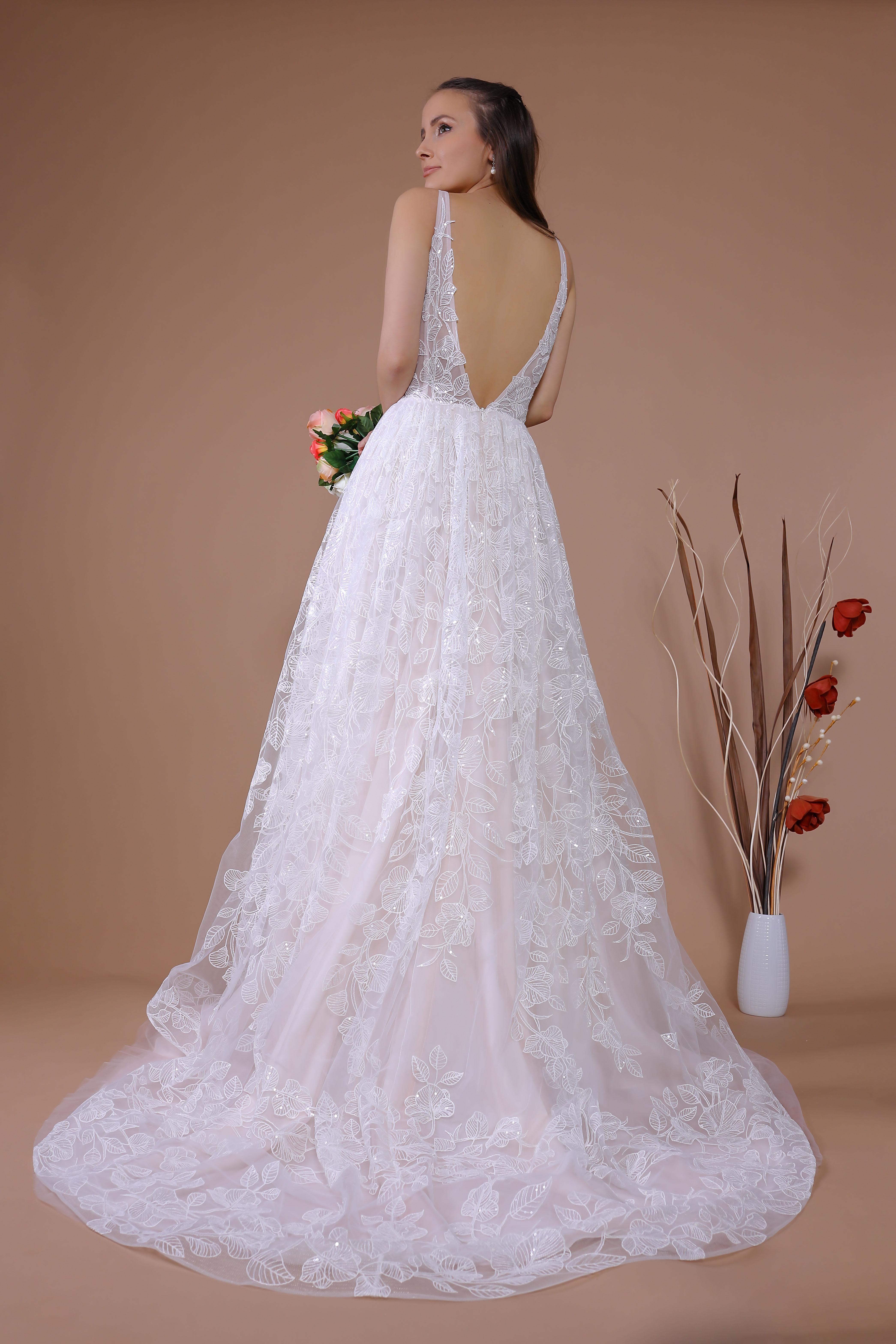 Schantal Brautkleid aus der Kollektion „Traum“, Modell 14091. Foto 5
