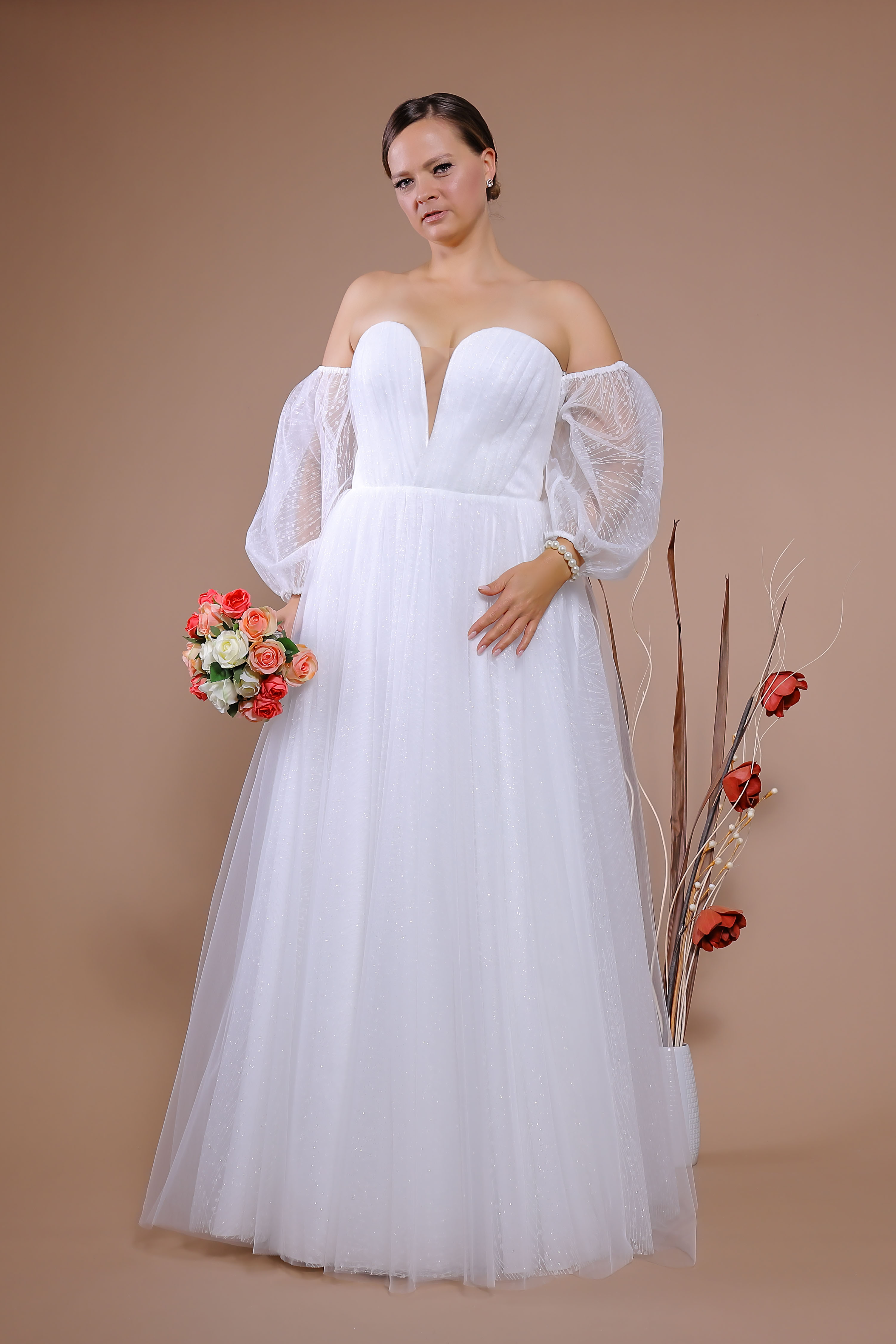 Schantal Brautkleid aus der Kollektion „Queen XXL“, Modell 14096 XXL. Foto 3
