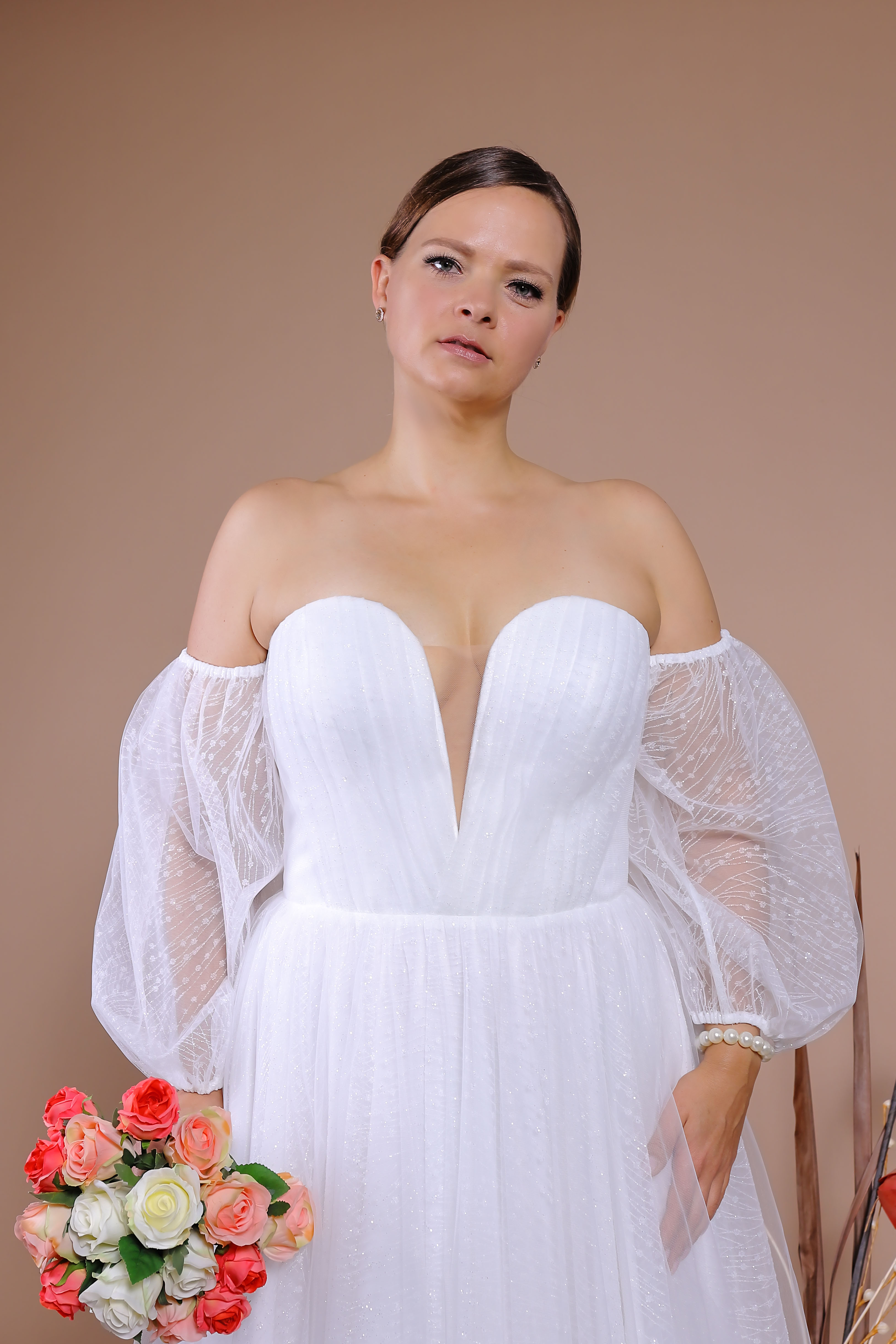 Schantal Brautkleid aus der Kollektion „Queen XXL“, Modell 14096 XXL. Foto 4