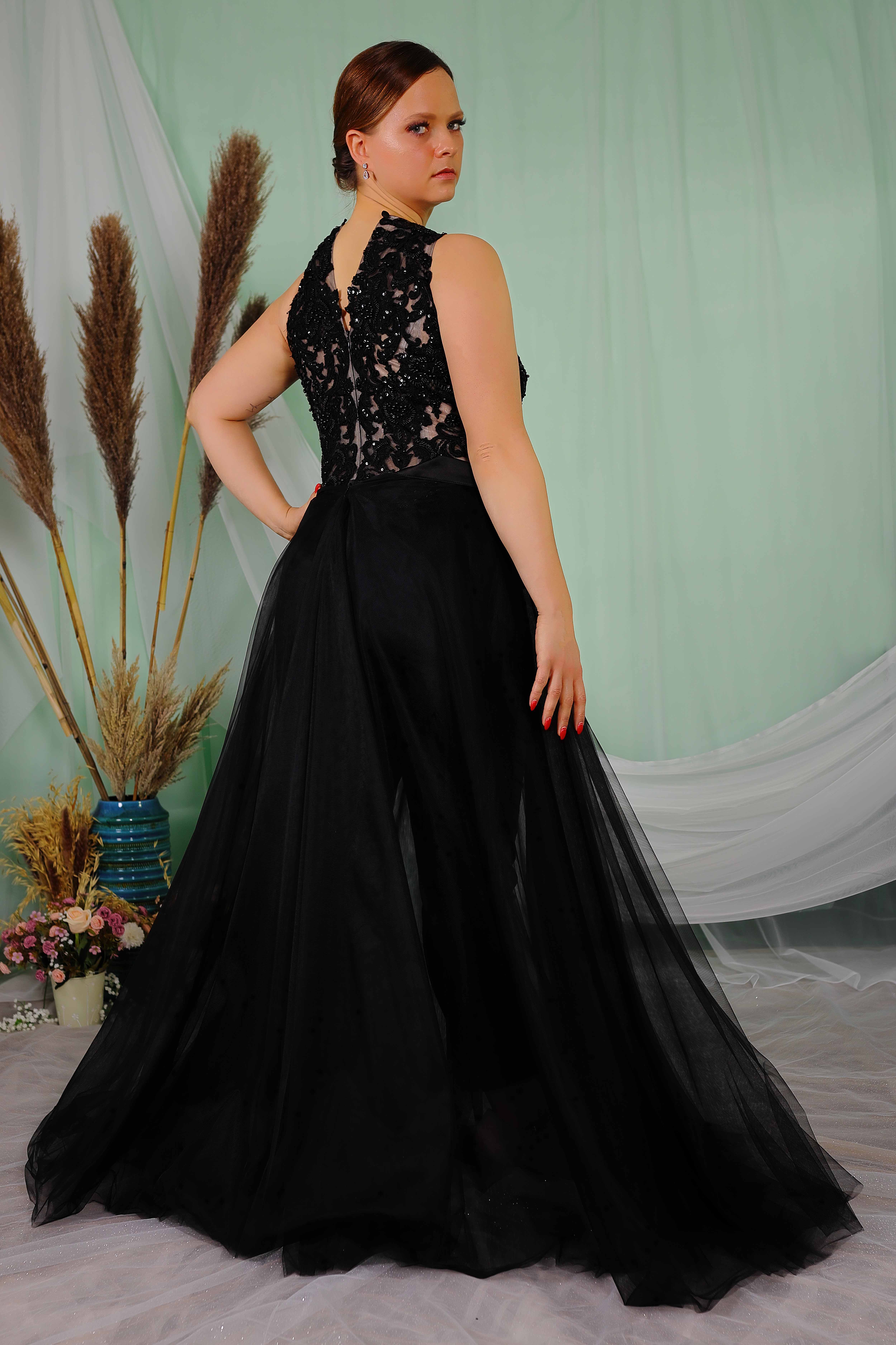 Schantal Brautkleid aus der Kollektion „Queen XXL“, Modell 14126 XXL . Foto 3