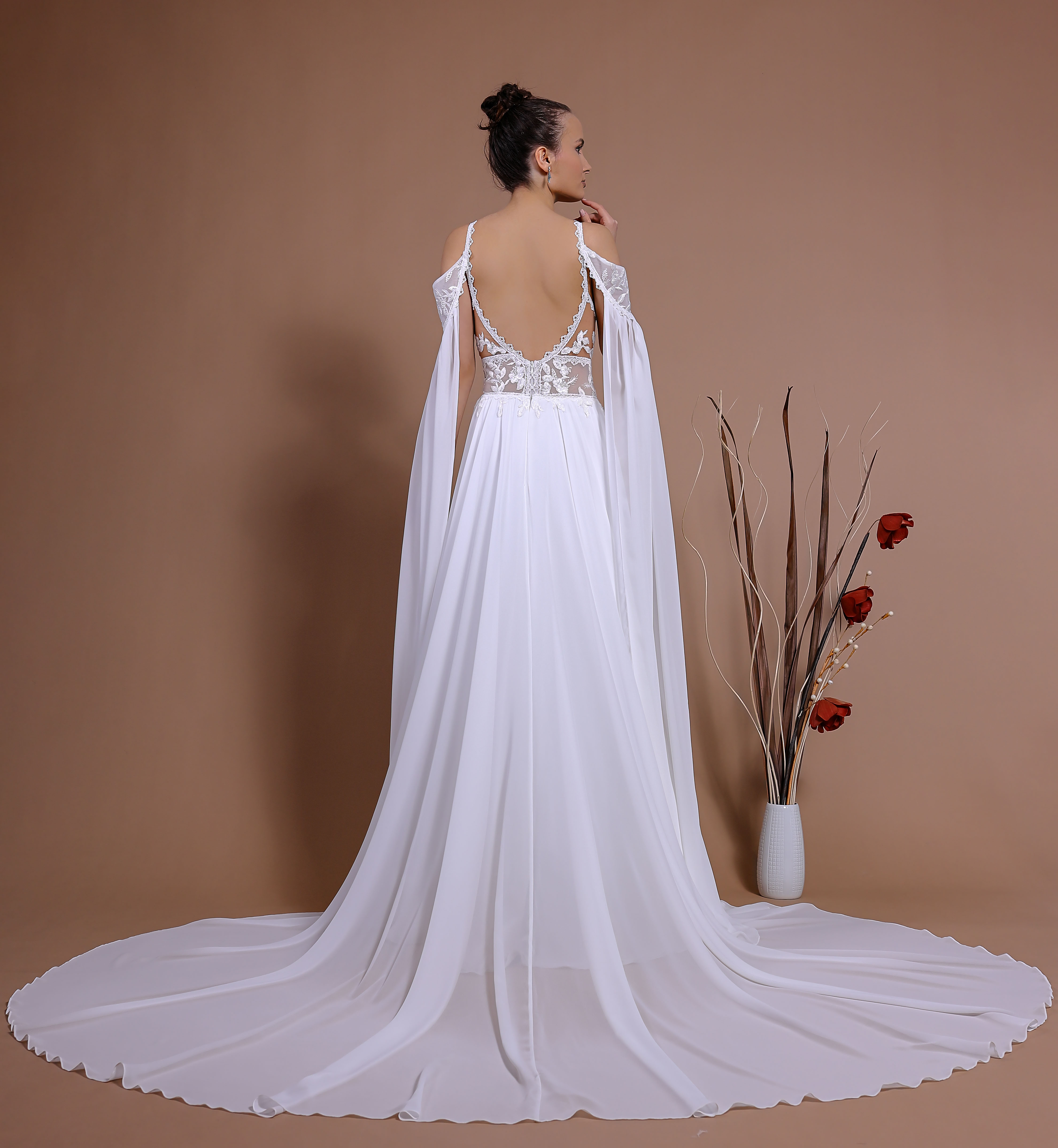 Schantal Brautkleid aus der Kollektion „Traum“, Modell 14139. Foto 7