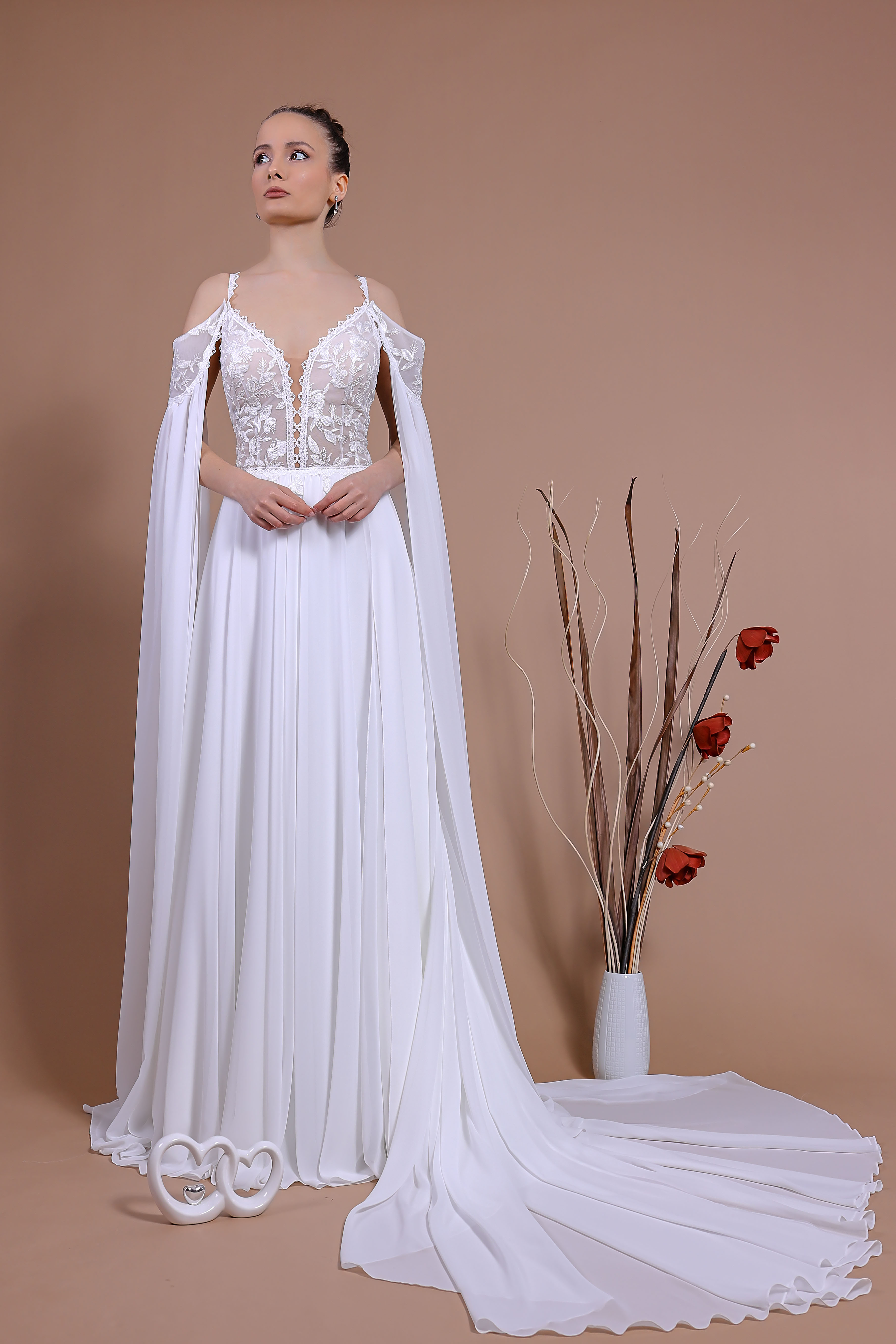 Schantal Brautkleid aus der Kollektion „Traum“, Modell 14139. Foto 1