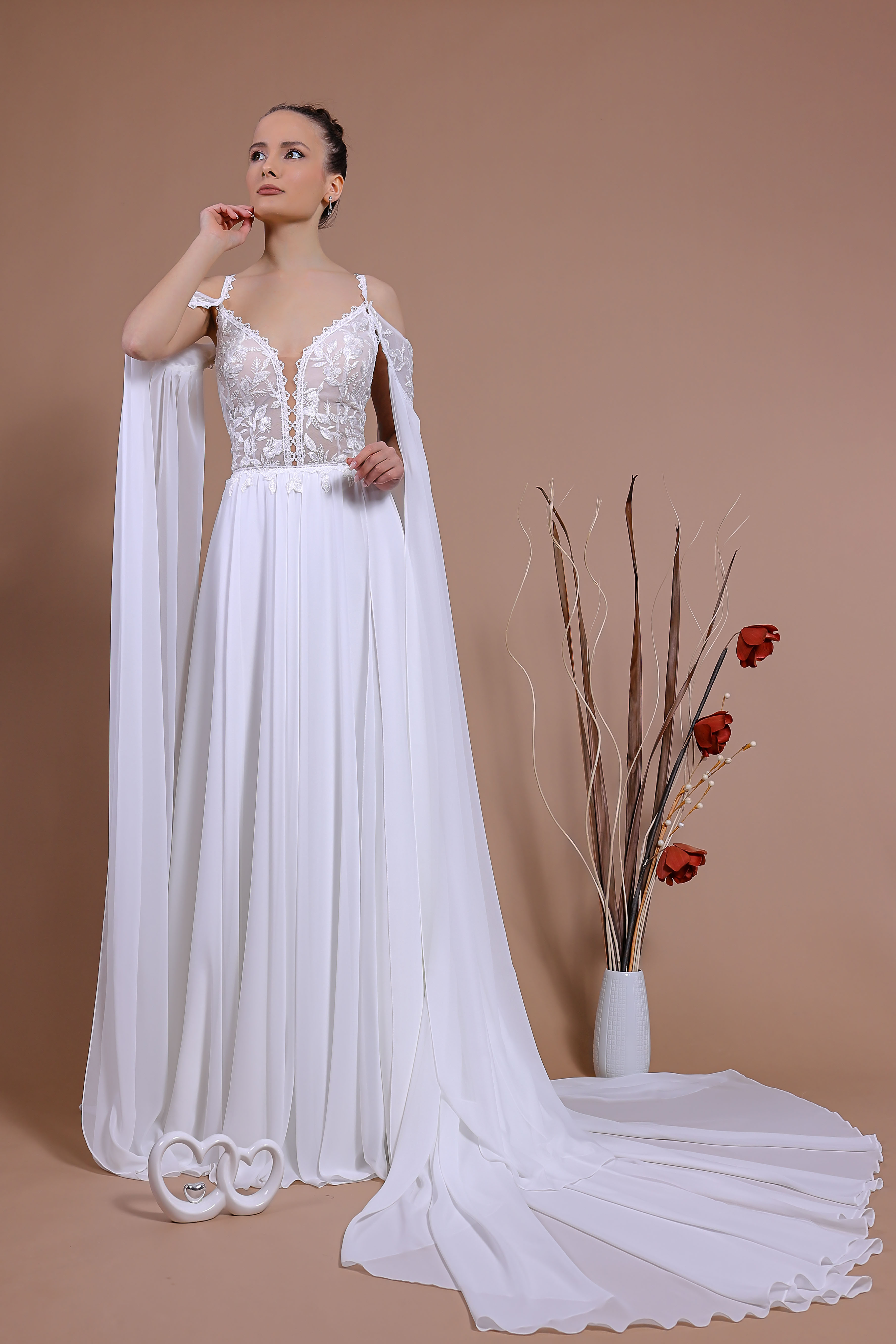 Schantal Brautkleid aus der Kollektion „Traum“, Modell 14139. Foto 2