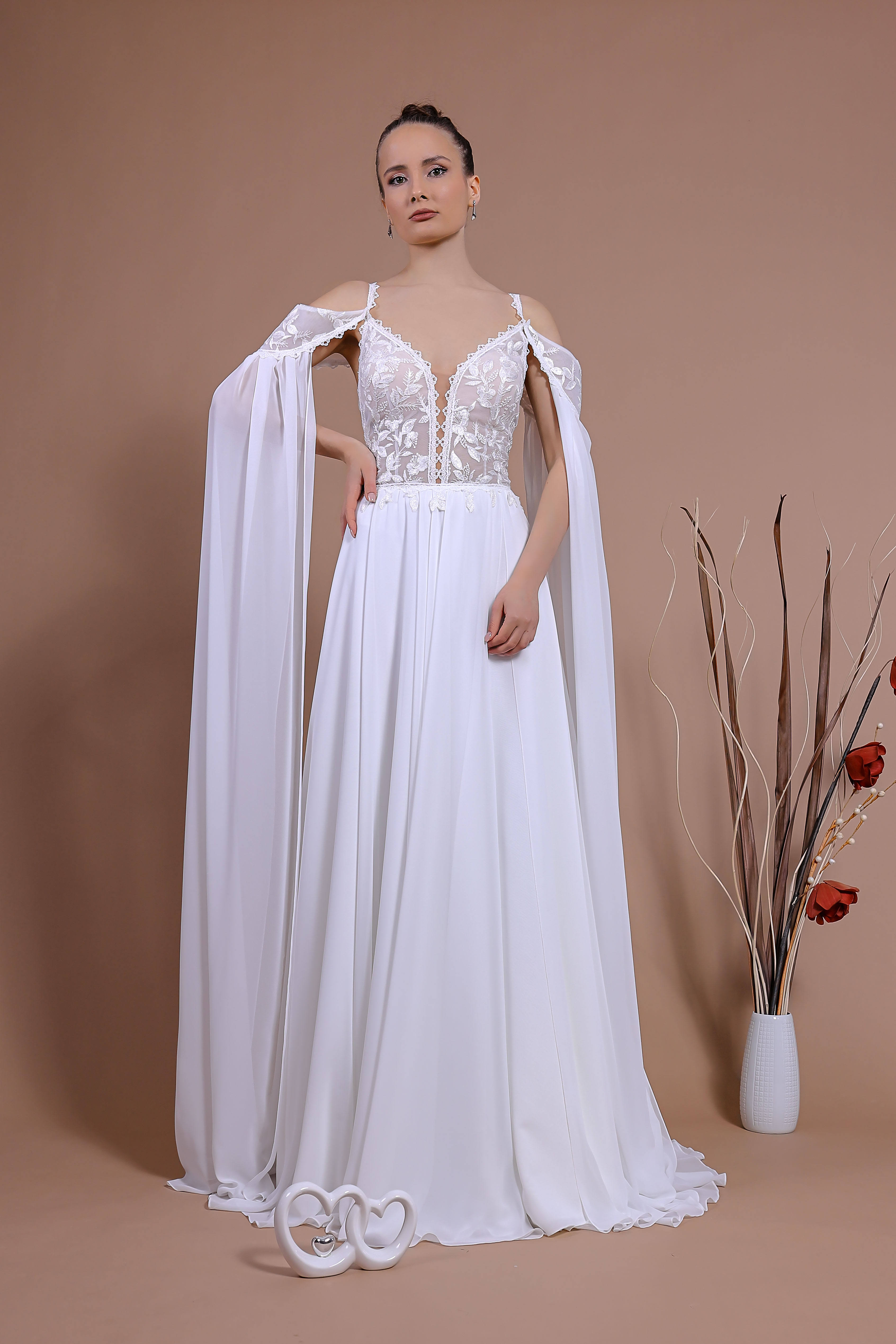 Schantal Brautkleid aus der Kollektion „Traum“, Modell 14139. Foto 4