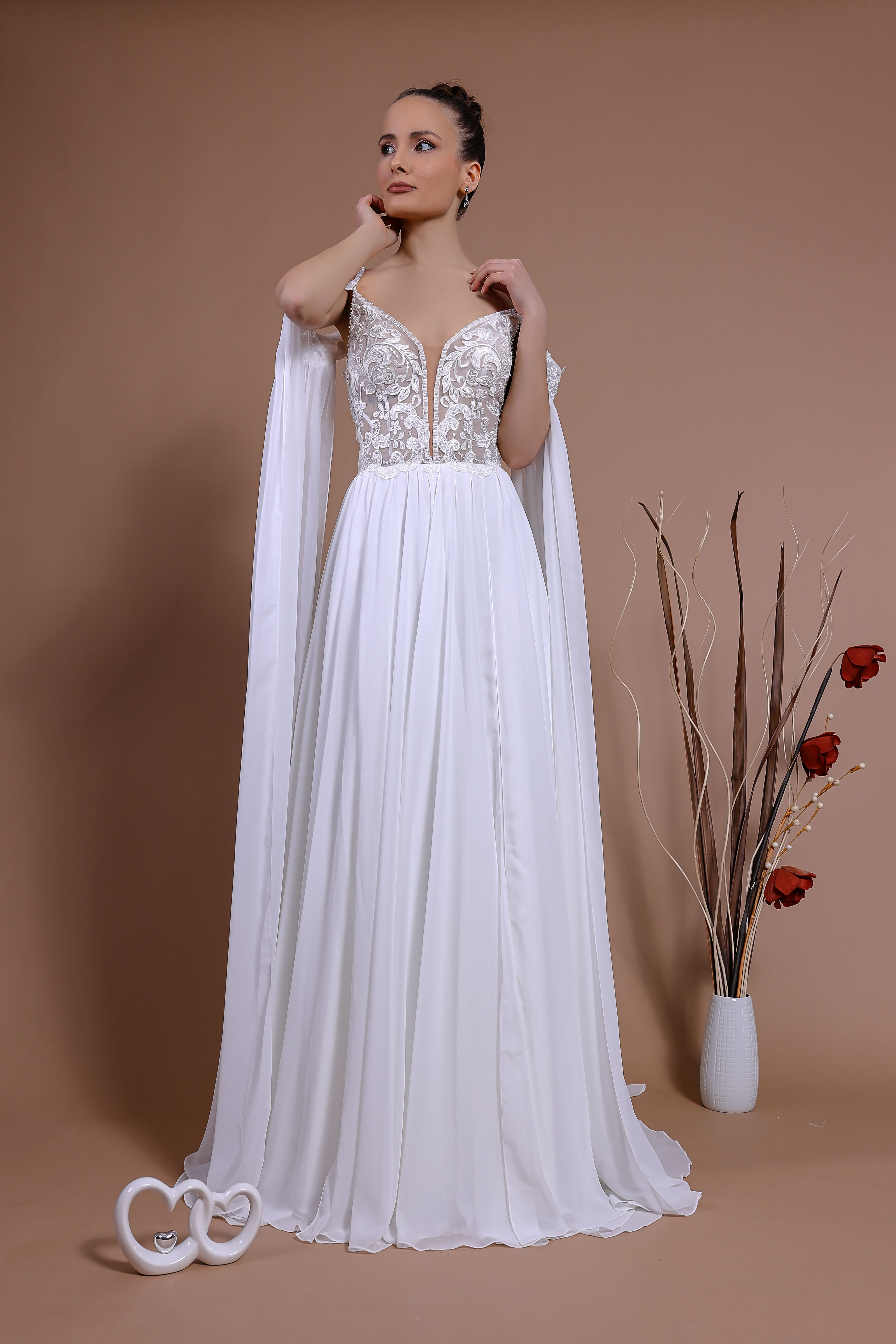 Schantal Brautkleid aus der Kollektion „Traum“, Modell 14140. Foto 1