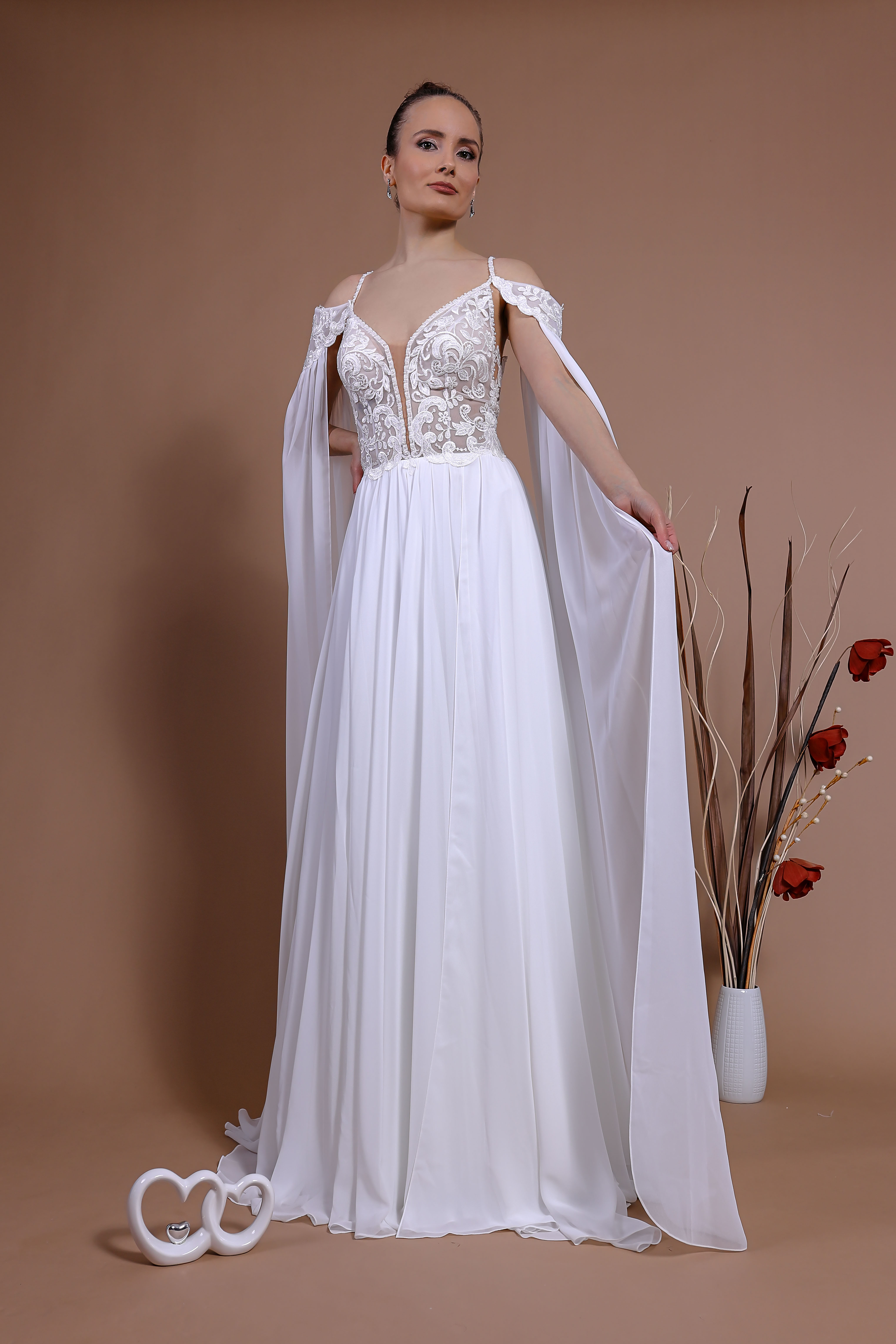 Schantal Brautkleid aus der Kollektion „Traum“, Modell 14140. Foto 3