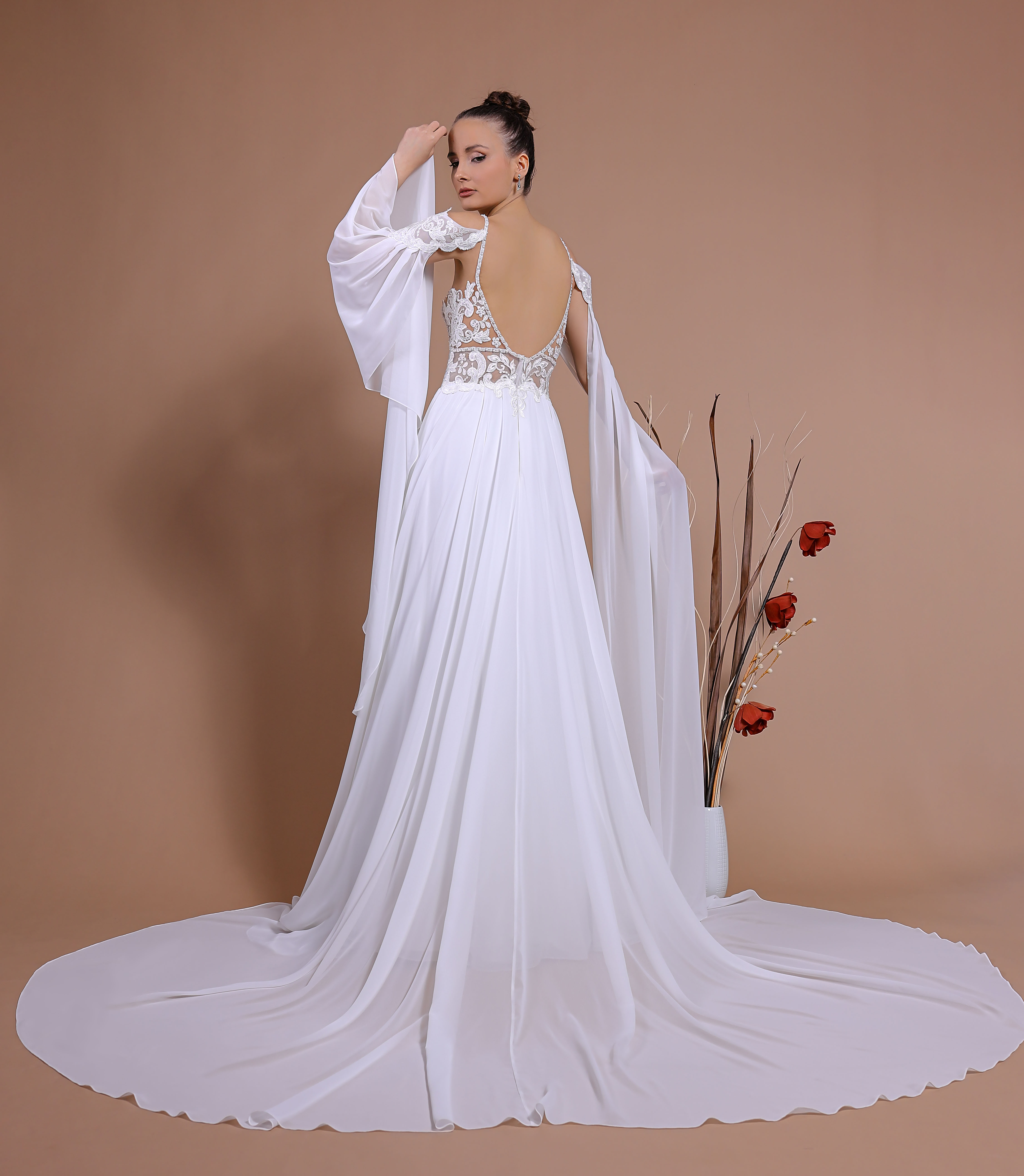 Schantal Brautkleid aus der Kollektion „Traum“, Modell 14140. Foto 6