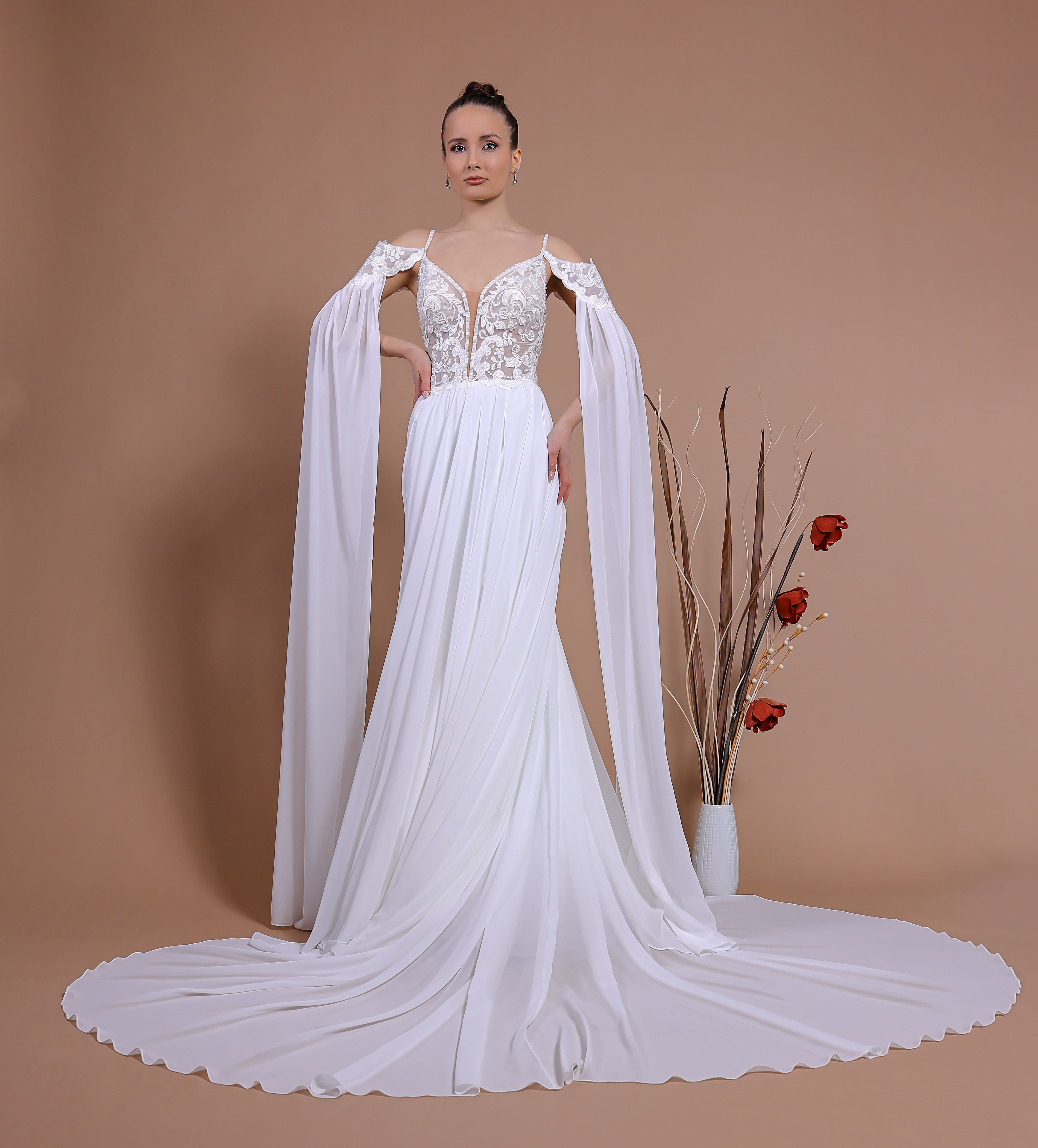 Schantal Brautkleid aus der Kollektion „Traum“, Modell 14140. Foto 4