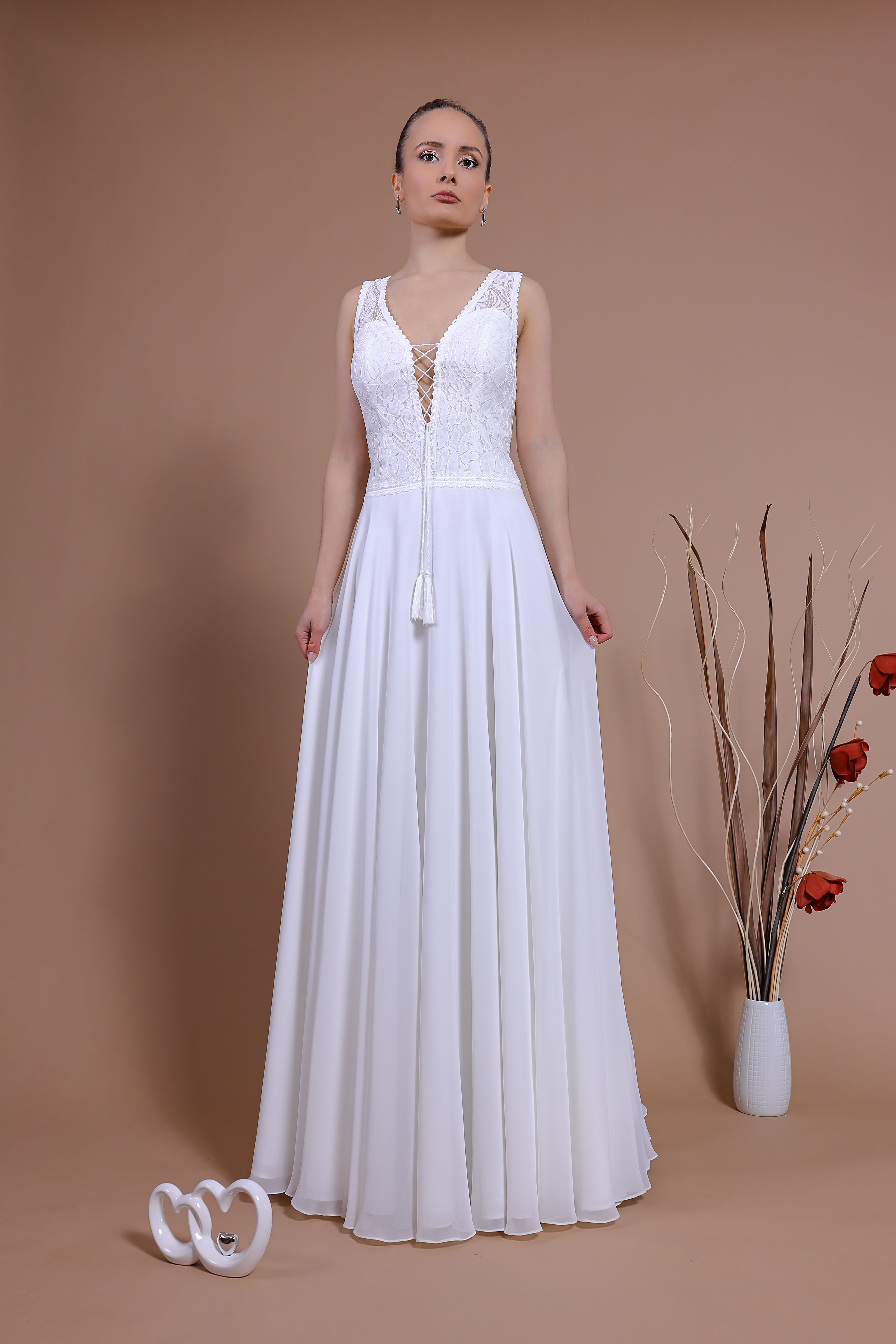 Schantal Brautkleid aus der Kollektion „Traum“, Modell 14142. Foto 1