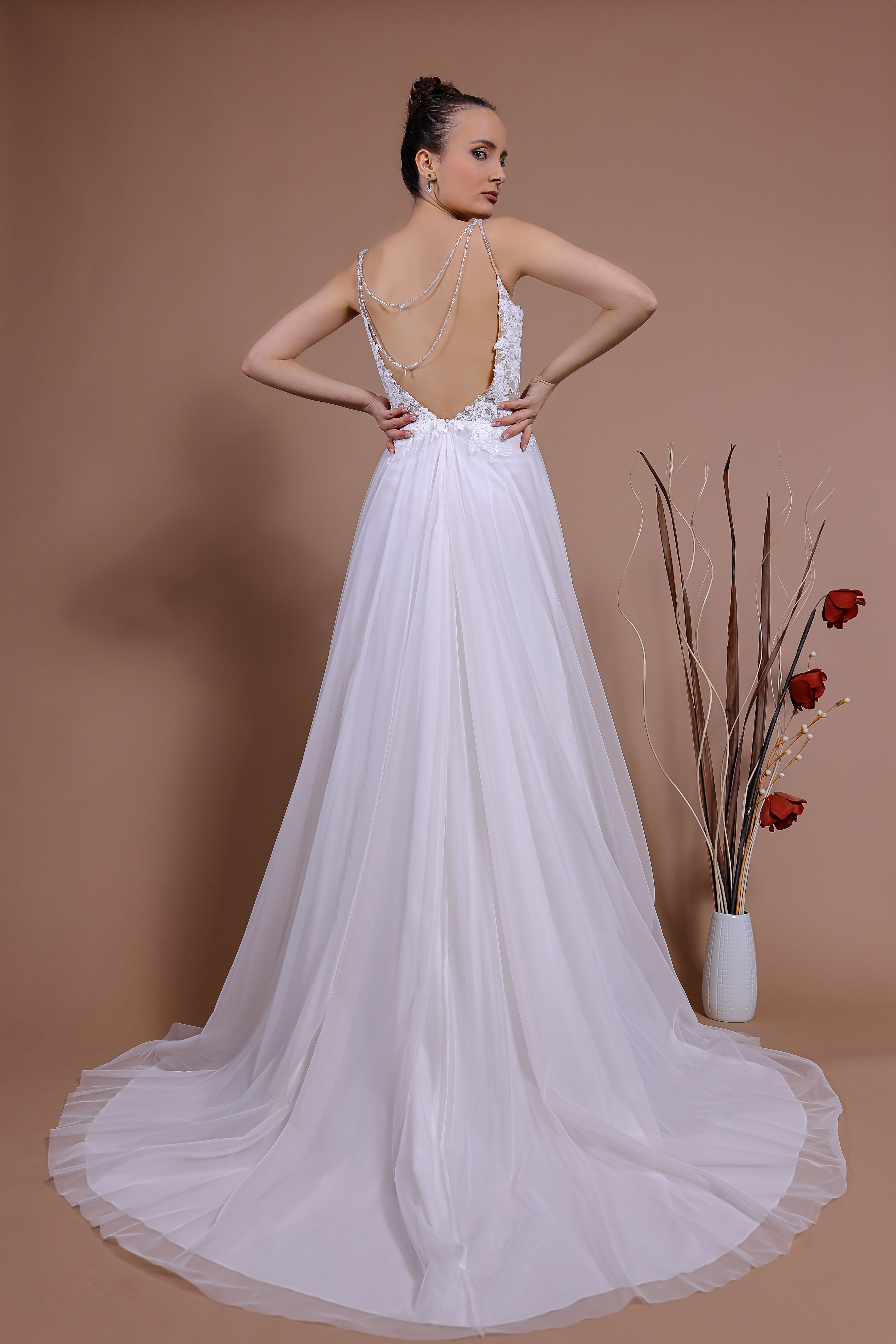 Schantal Brautkleid aus der Kollektion „Traum“, Modell 14160. Foto 4