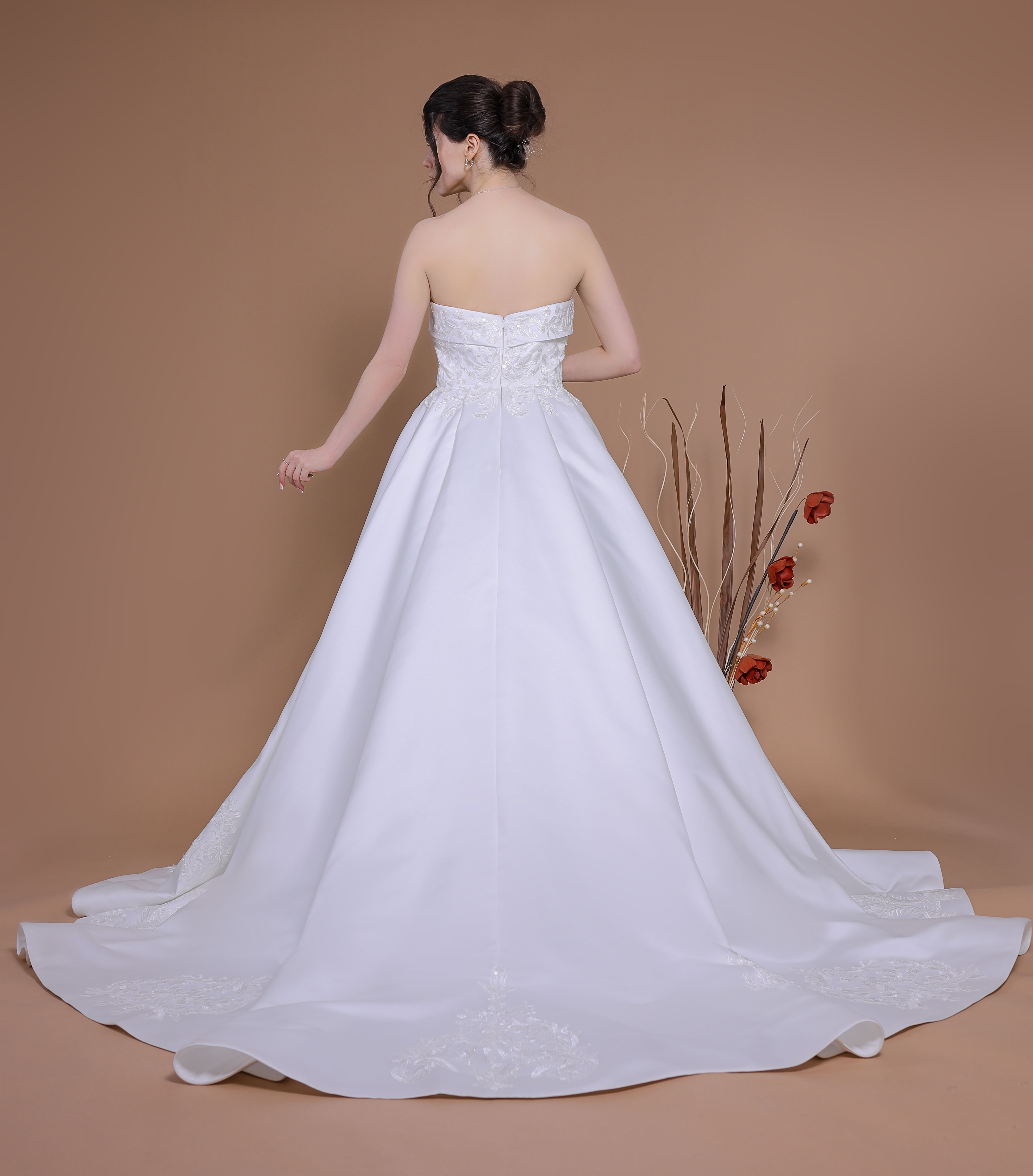 Schantal Brautkleid aus der Kollektion „Traum“, Modell 14164. Foto 4