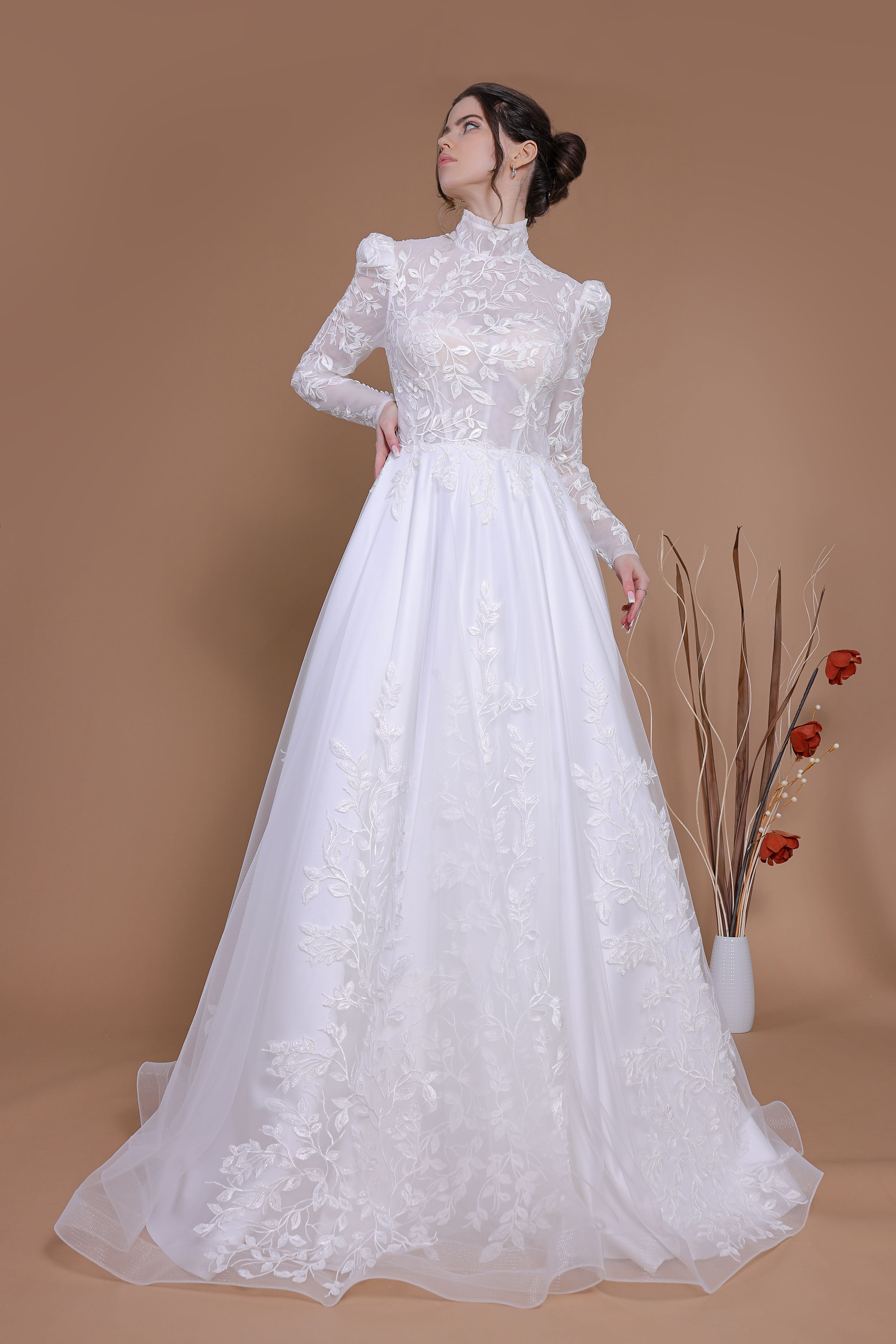 Schantal Brautkleid aus der Kollektion „Traum“, Modell 14165. Foto 2