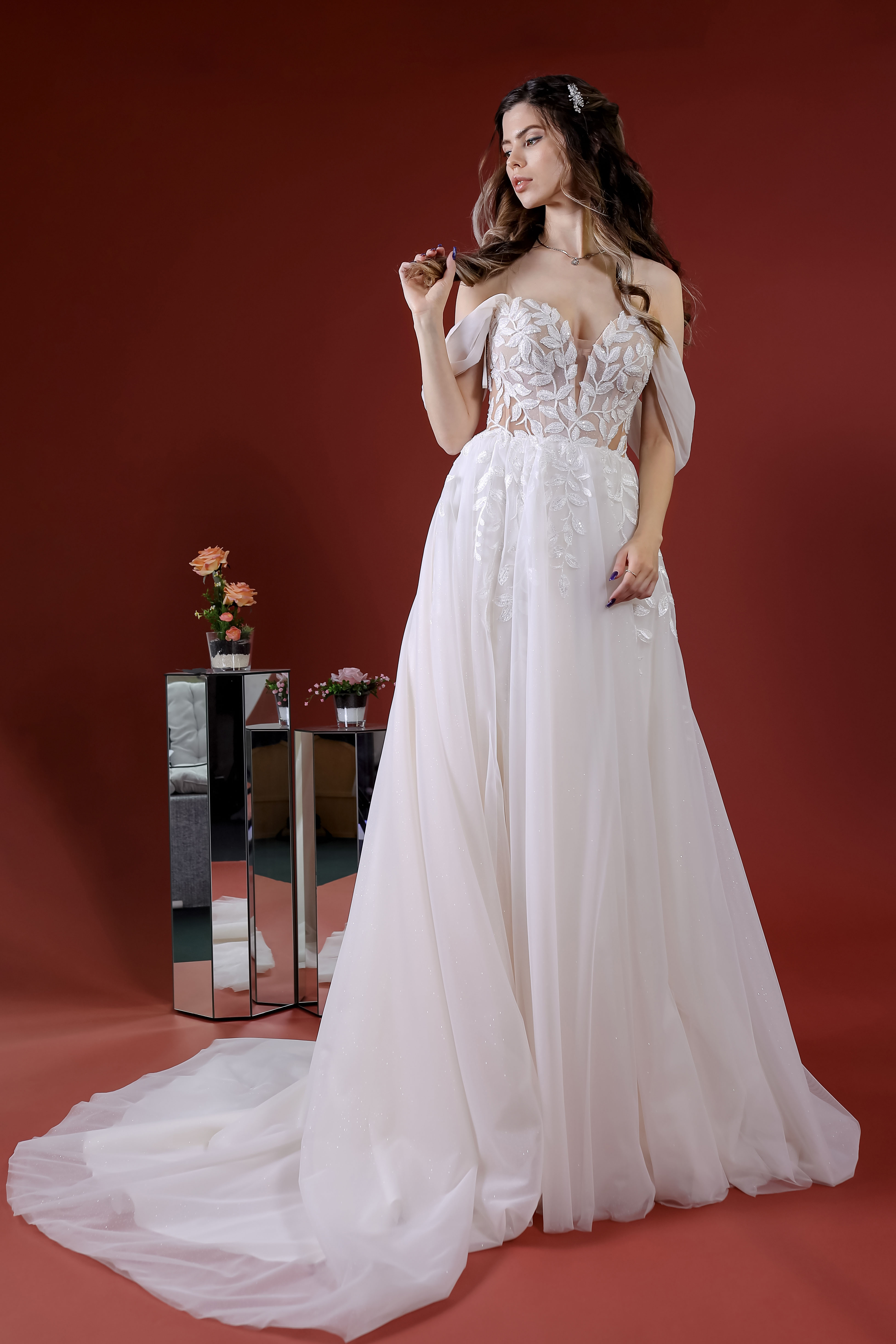 Schantal Brautkleid aus der Kollektion „Elegia“, Modell 14168 . Foto 3