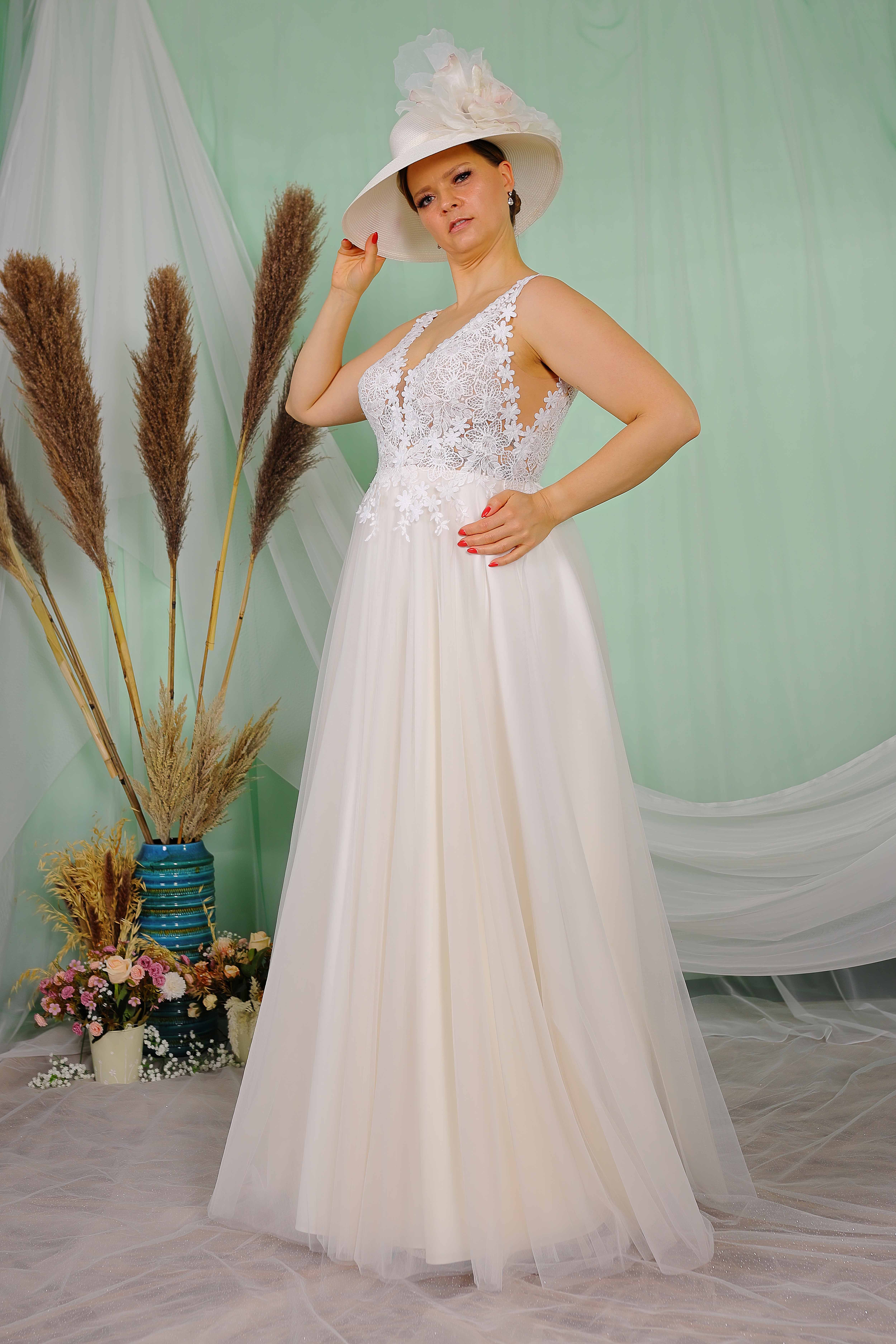 Schantal Brautkleid aus der Kollektion „Queen XXL“, Modell 2201 - 2. Foto 2