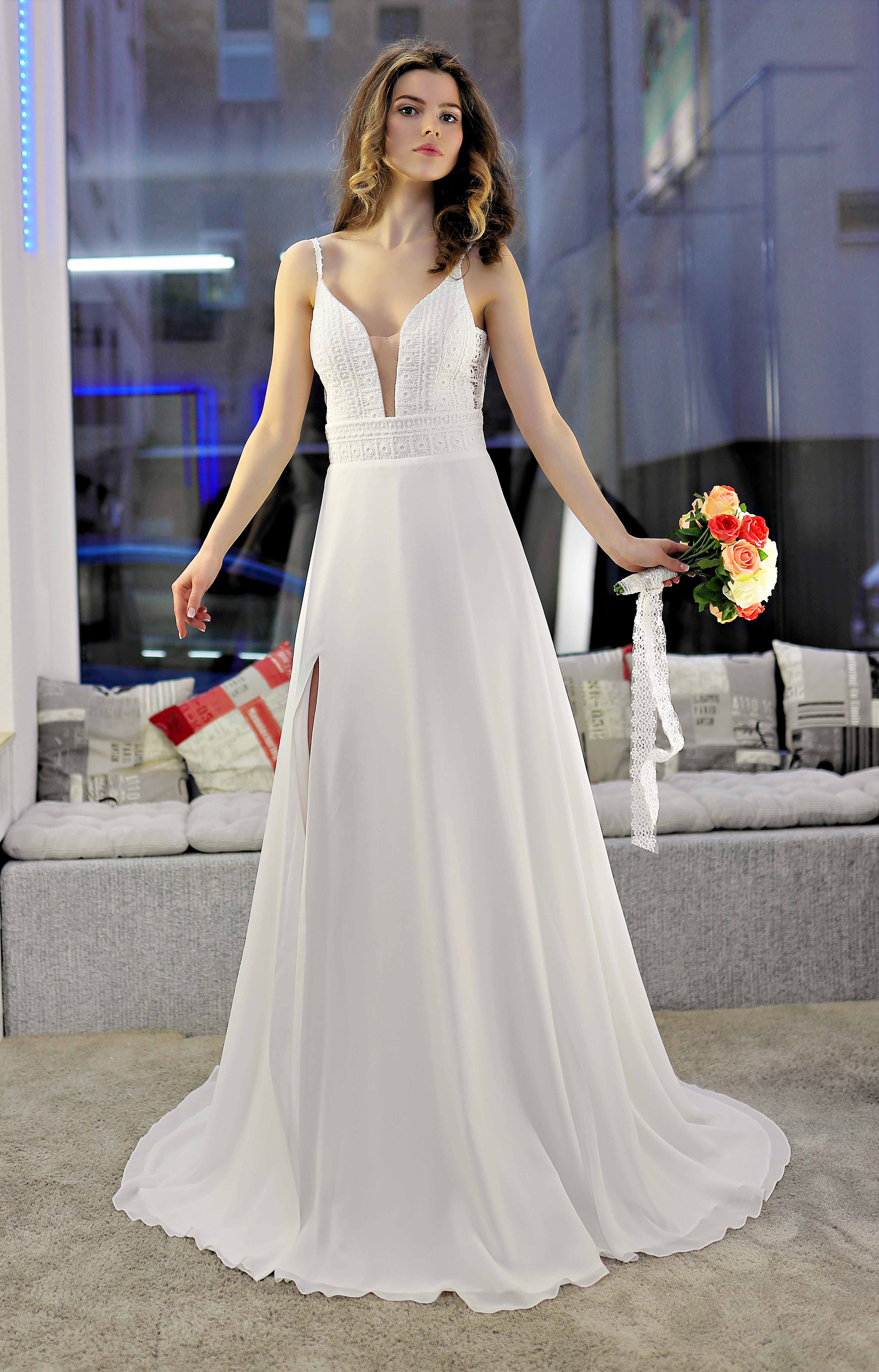 Schantal Brautkleid aus der Kollektion „Pilar“, Modell 2220. Foto 2