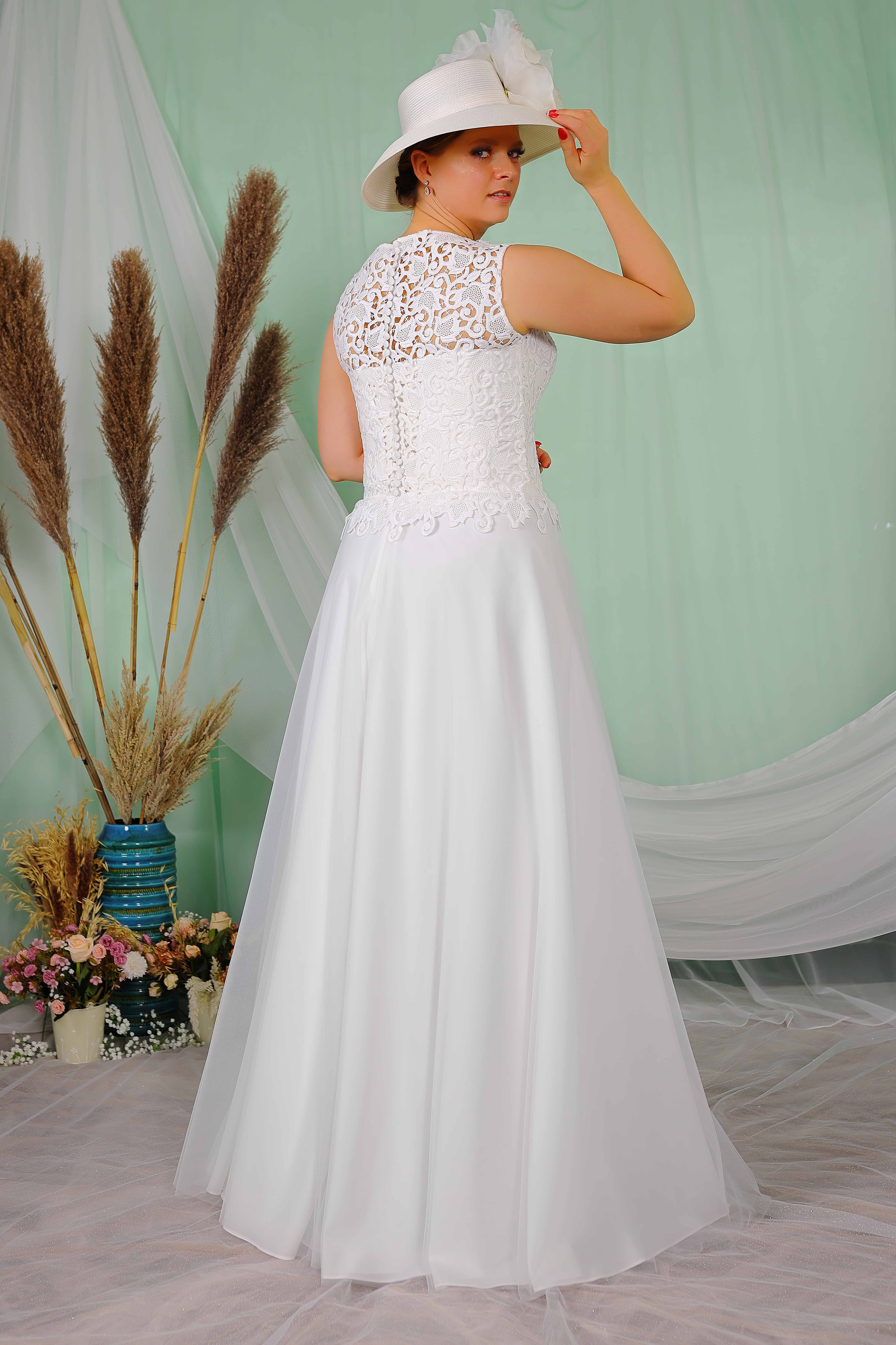Schantal Brautkleid aus der Kollektion „Queen XXL“, Modell 2285-2 XXL. Foto 5