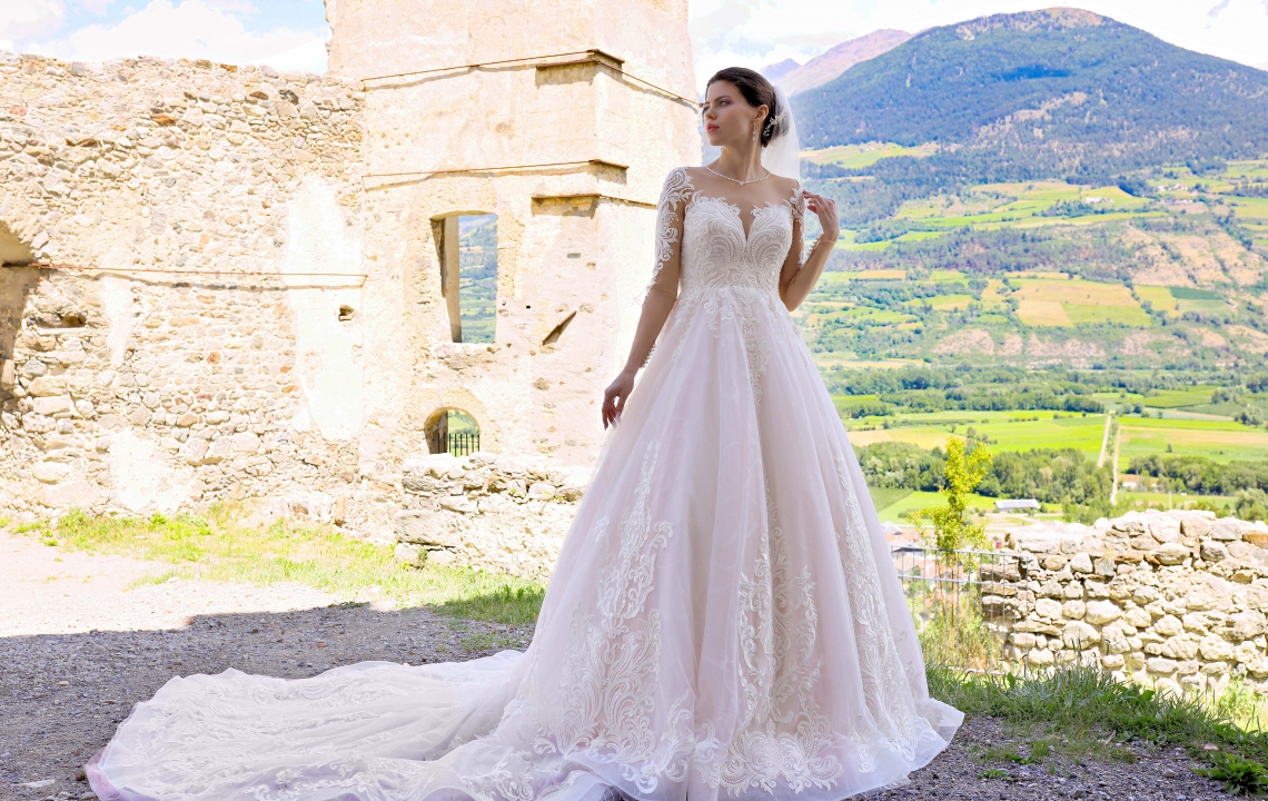 Schantal Brautkleid aus der Kollektion „Pilar“, Modell 14085 / Exklusiv.