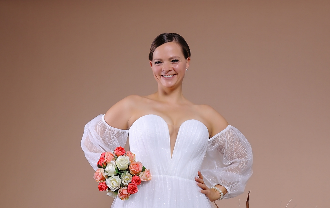 Schantal Brautkleid aus der Kollektion „Queen XXL“, Modell 14096 XXL.