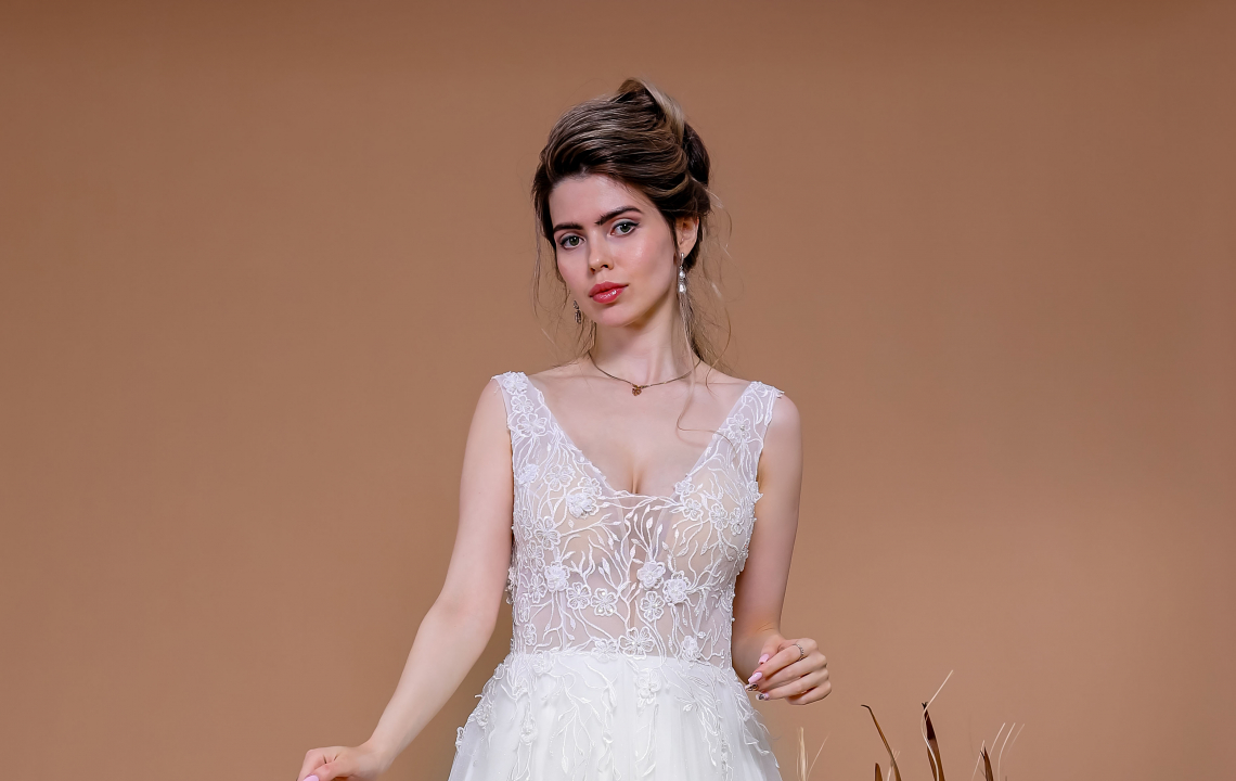 Schantal wedding dress from the collection Ni-Na (Sale), model 14222.