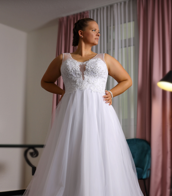 Schantal wedding dress from the collection Ni-Na (Sale), model 14228.