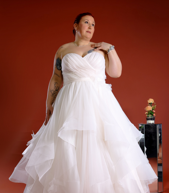 Schantal Brautkleid aus der Kollektion „Pilar XXL“, Modell 52063.