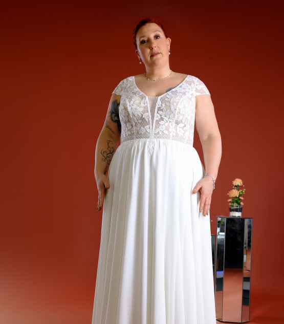 Schantal Brautkleid aus der Kollektion „Pilar XXL“, Modell 52081.