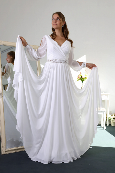 Schantal Brautkleid aus der Kollektion „Butterfly“, Modell 1183.