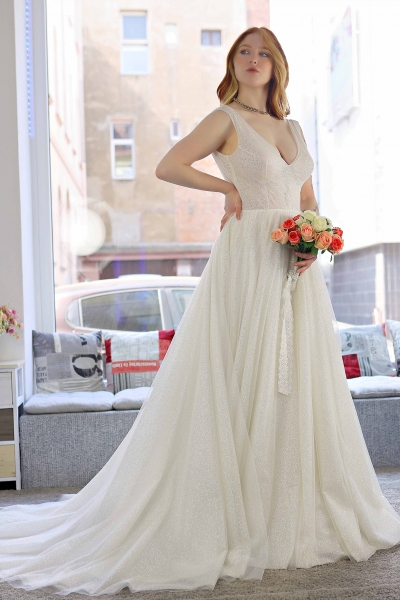 Schantal Brautkleid aus der Kollektion „Pilar“, Modell 14025.