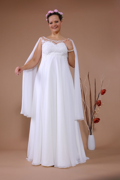 Schantal wedding dress from the collection Queen XXL, model 14125 XXL .