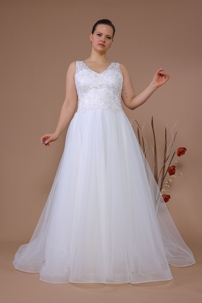 Schantal Brautkleid aus der Kollektion „Queen XXL“, Modell 14130.
