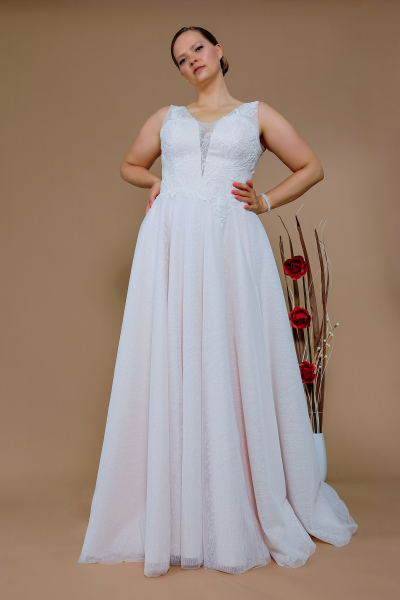 Schantal Brautkleid aus der Kollektion „Pilar XXL“, Modell 14192.
