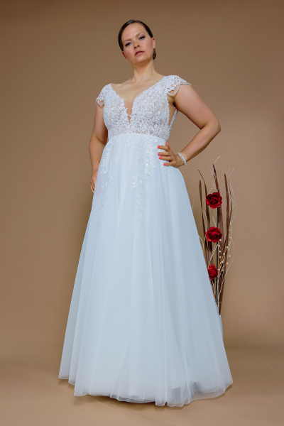 Schantal Brautkleid aus der Kollektion „Pilar XXL“, Modell 14211.