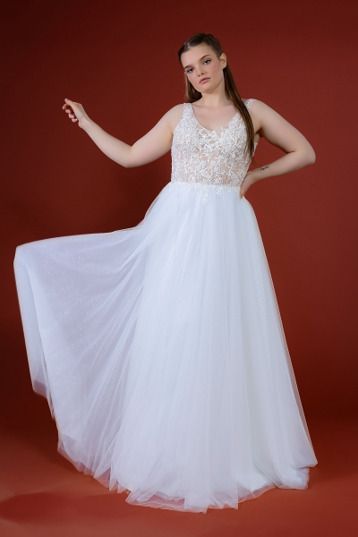 Schantal wedding dress from the collection Pilar XXL, model 14219.