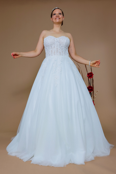 Schantal Brautkleid aus der Kollektion „Pilar XXL“, Modell 14223.