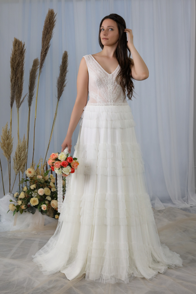 Schantal wedding dress from the collection Ni-Na (Sale), model 2236  .