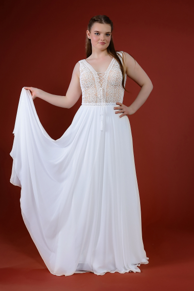 Schantal wedding dress from the collection Pilar XXL, model 28074 - 2.
