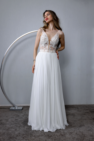 Schantal Brautkleid aus der Kollektion „Kiara“, Modell 3300 - 17 Top.