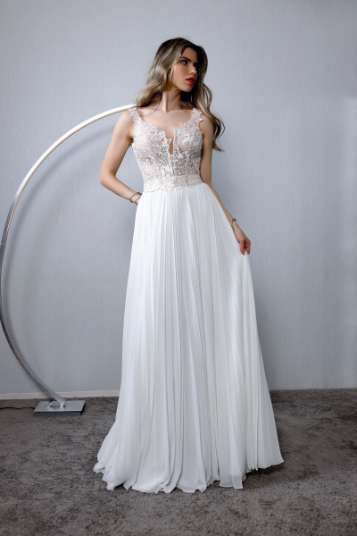 Schantal Brautkleid aus der Kollektion „Kiara“, Modell 3300 - 18 Top.