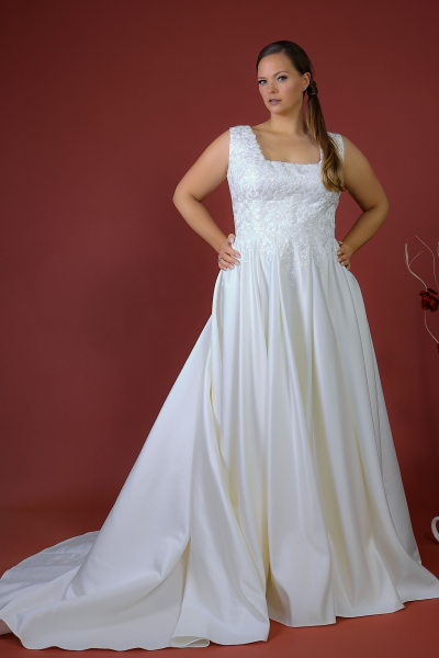 Schantal Brautkleid aus der Kollektion „Pilar XXL“, Modell 52012.