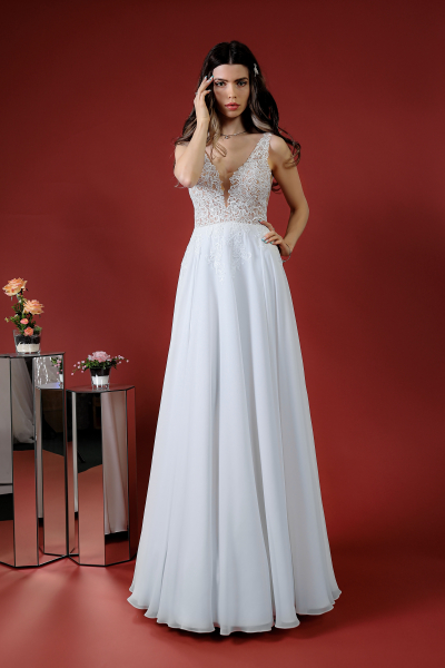 Schantal wedding dress from the collection Elegia, model 52014.